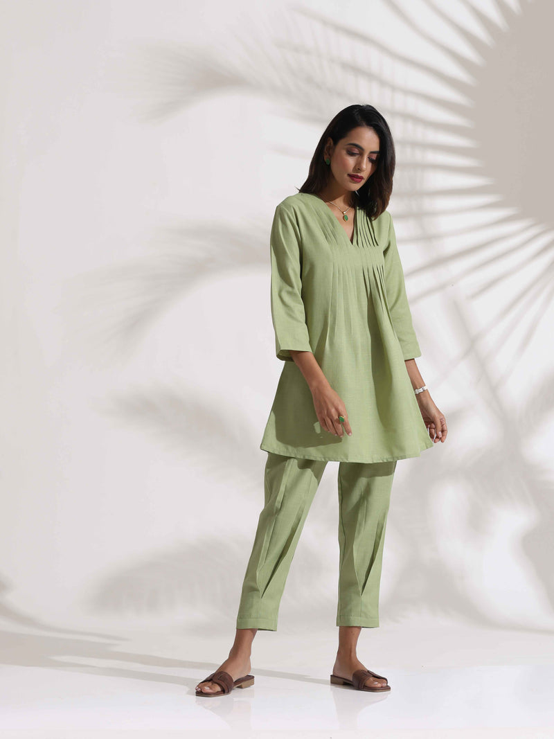 trueBrowns Green Slub Pleated Co-ord Set
