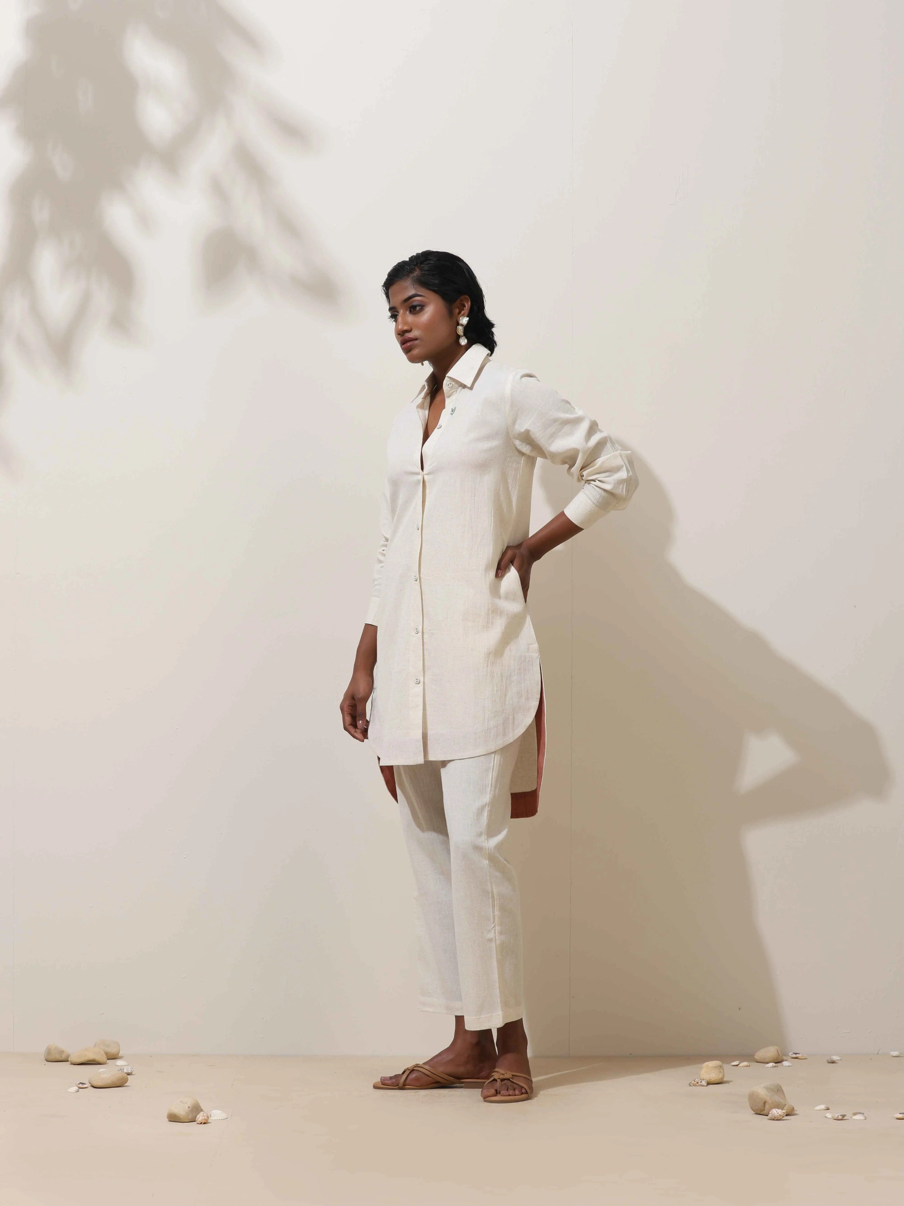 trueBrowns Off-White Cotton Linen Kurta Co-Ord Set