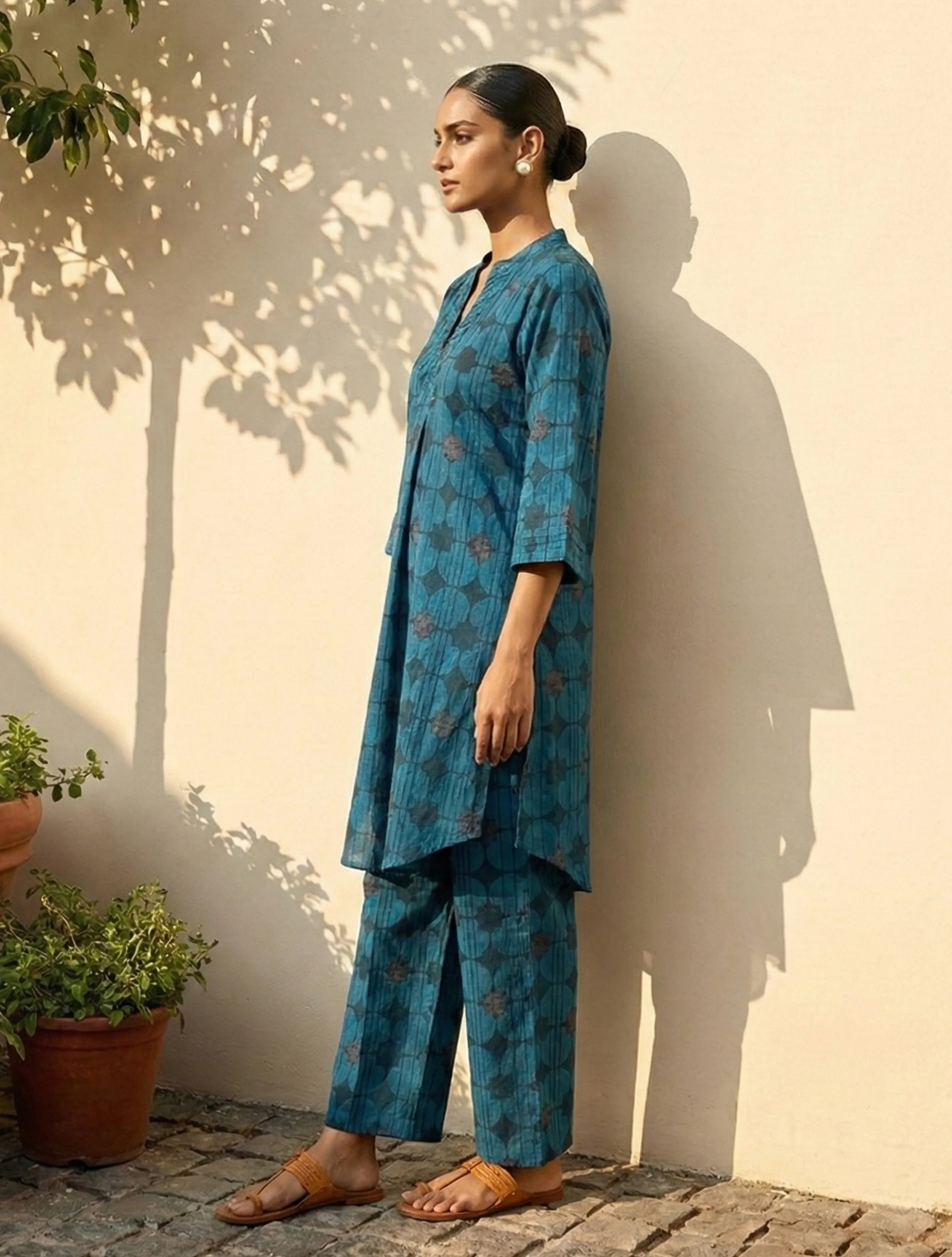 trueBrowns Blue Geometric Print Kurta Pant Set