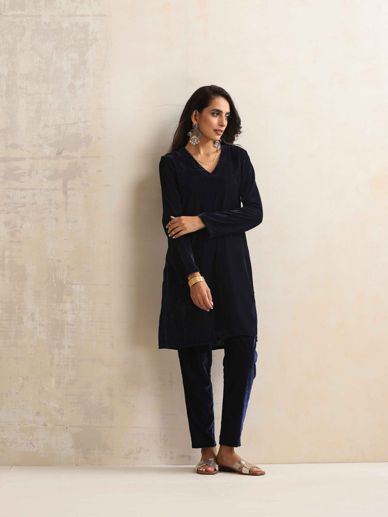 trueBrowns Blue Velvet Kurta Co-ord Set