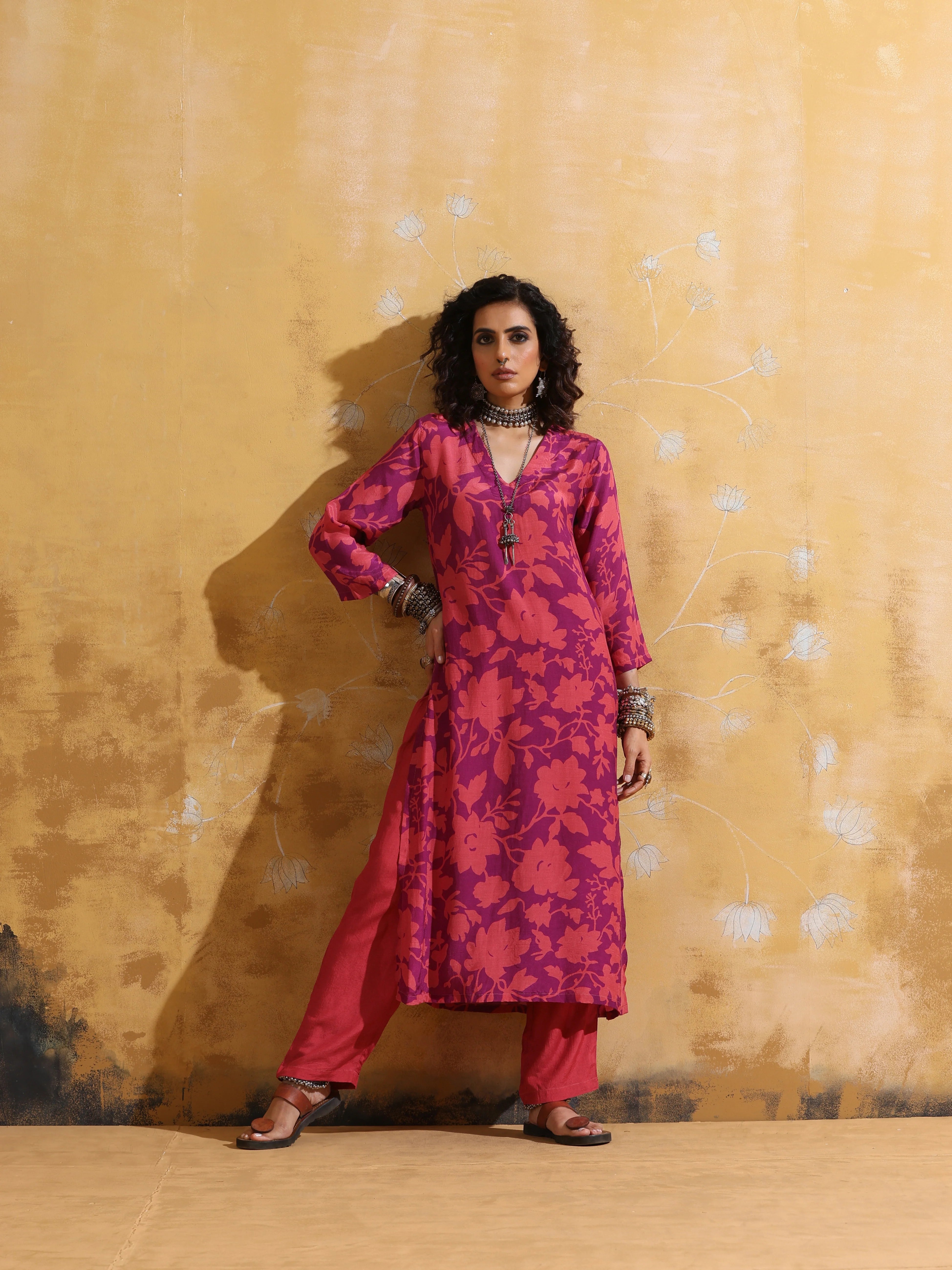 trueBrowns Purple Peach Jaal Print Muslin Silk High-Slit Kurta Set