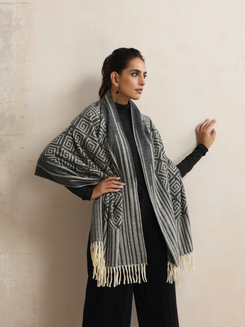 trueBrowns Black Geometric Woollen Stole