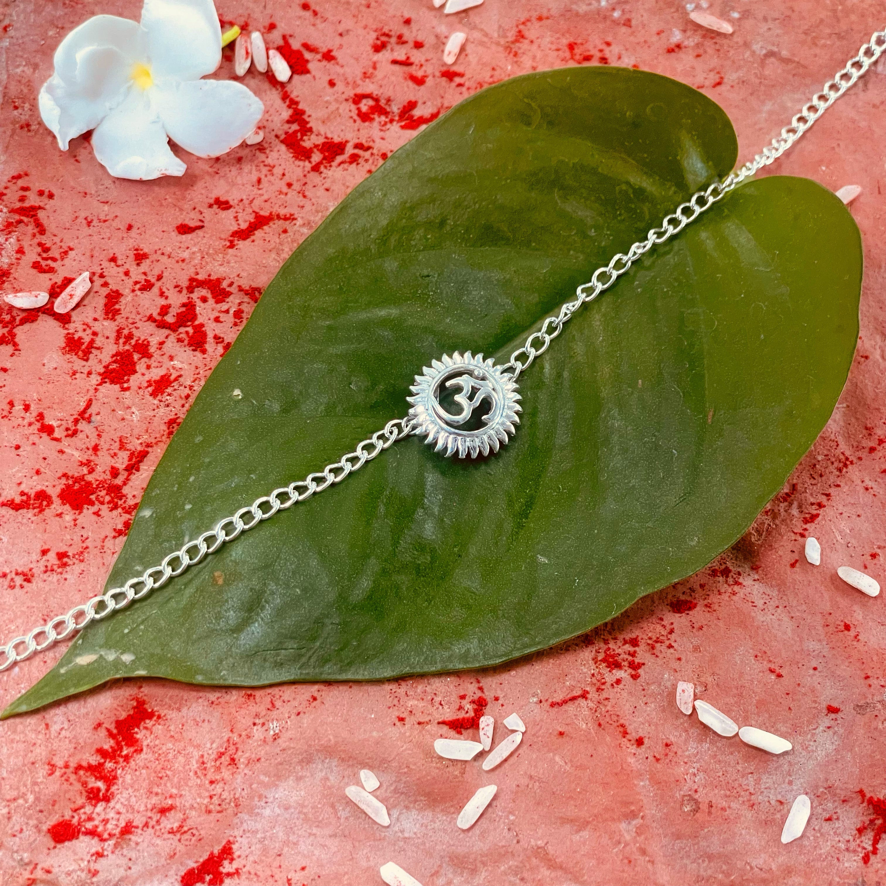 trueBrowns Men 925 Sterling Silver Om Silver Chain Bracelet