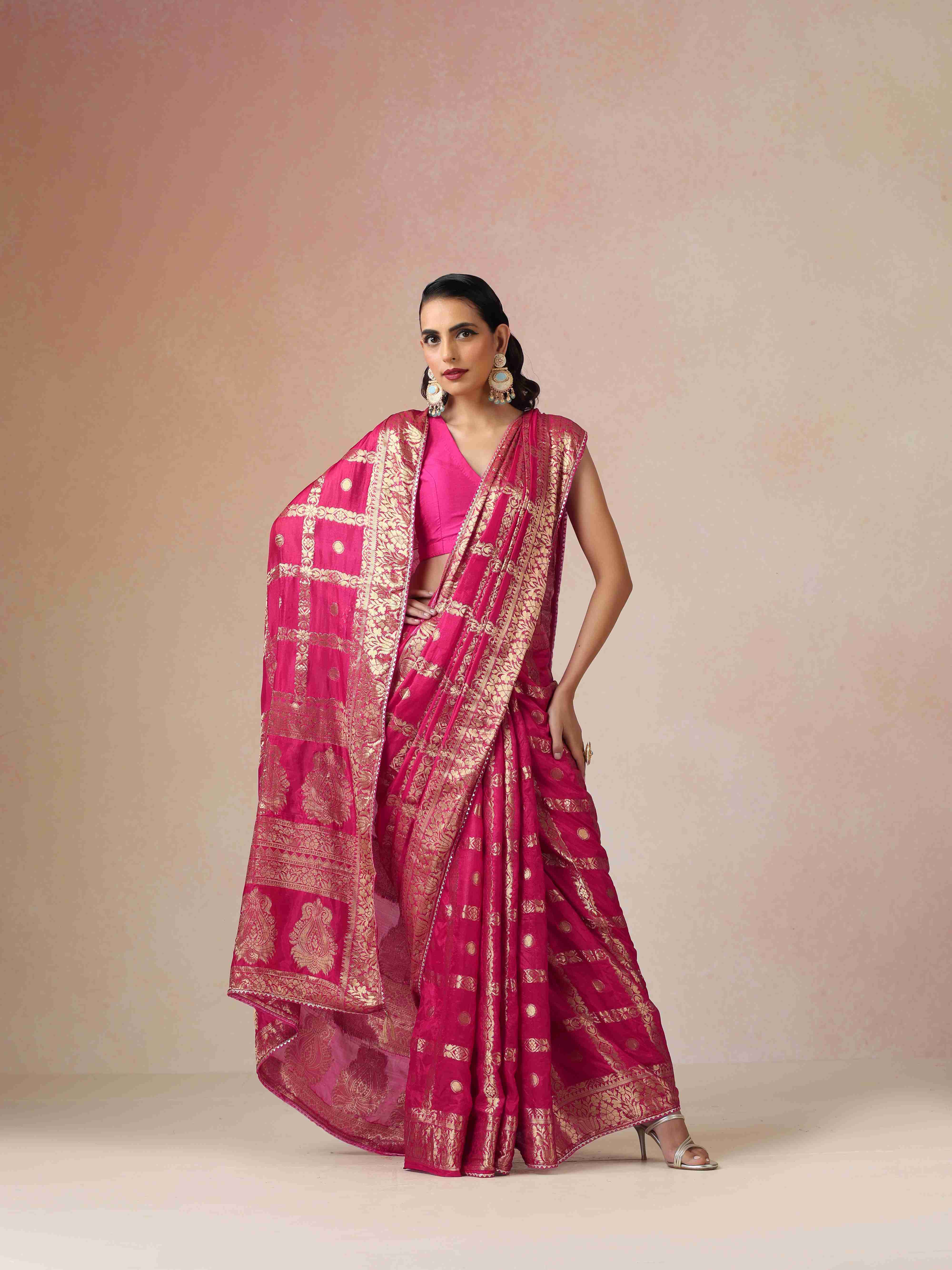 trueBrowns Pink Bandhani Jacquard Saree With Unstitched Blouse