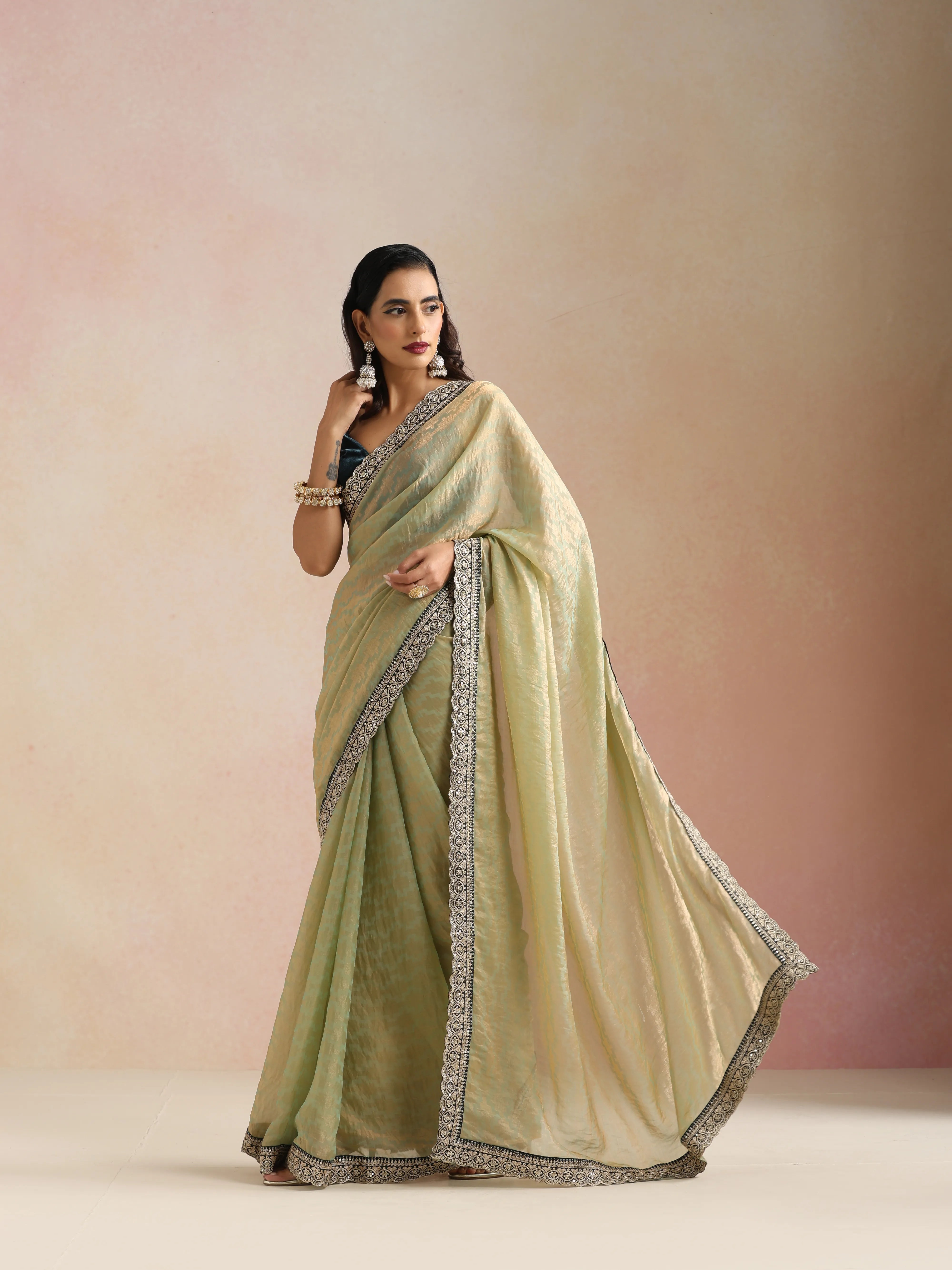 trueBrowns Green Geometric Weave Saree With Contract Unstitched Blouse