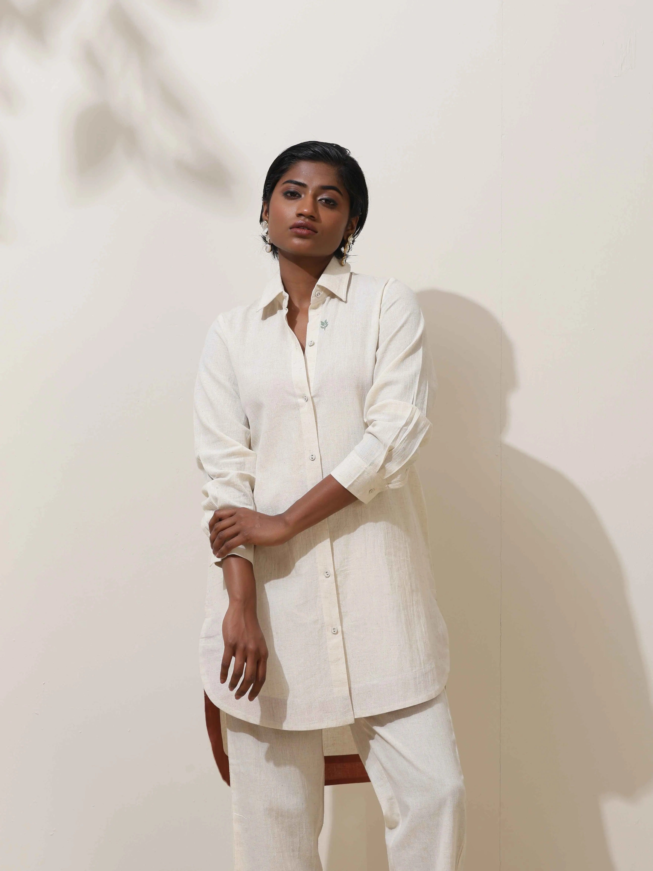 trueBrowns Off-White Cotton Linen Kurta Co-Ord Set