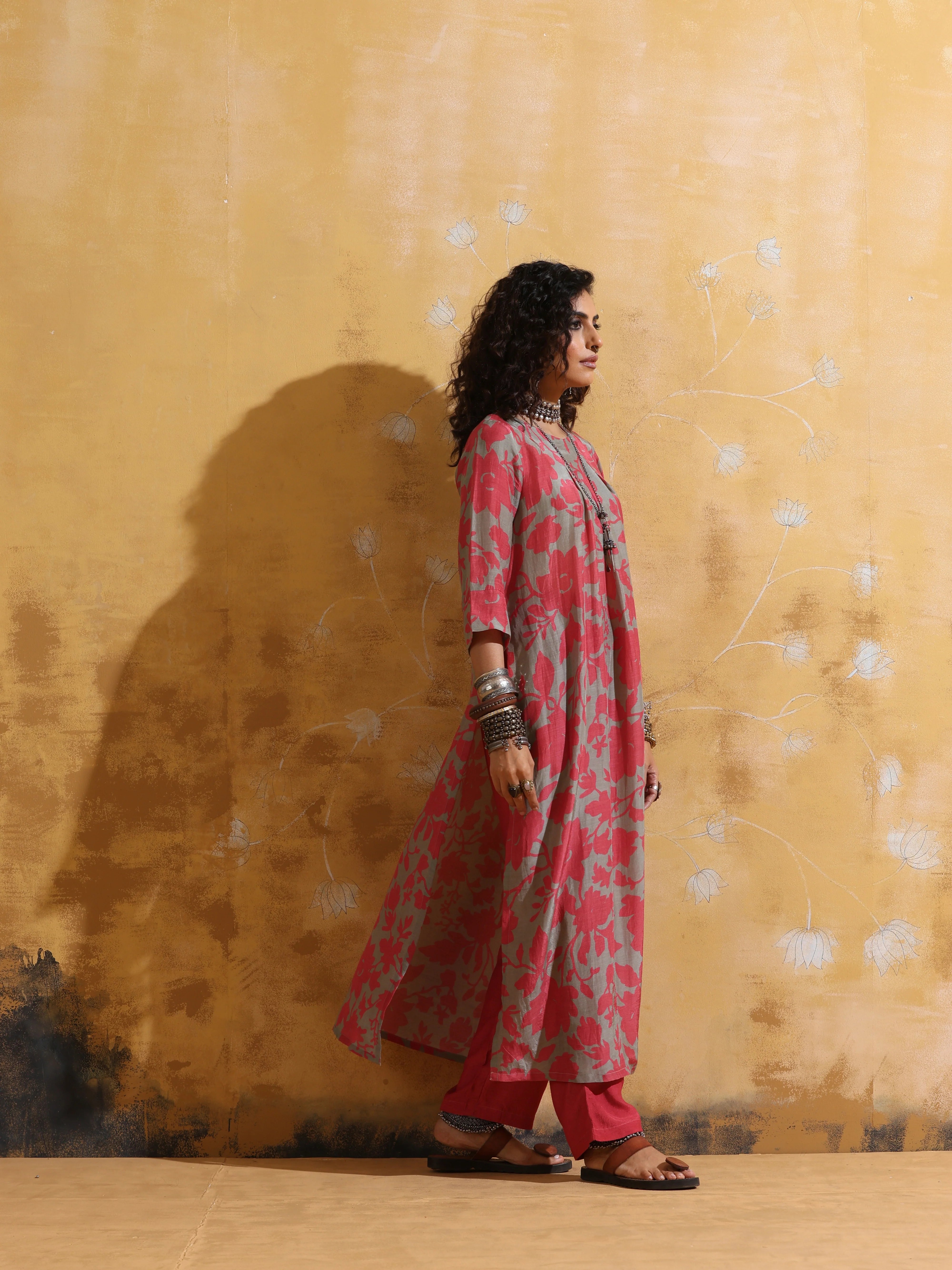 trueBrowns Peach Mint Jaal Print Muslin Silk High-slit Kurta Set