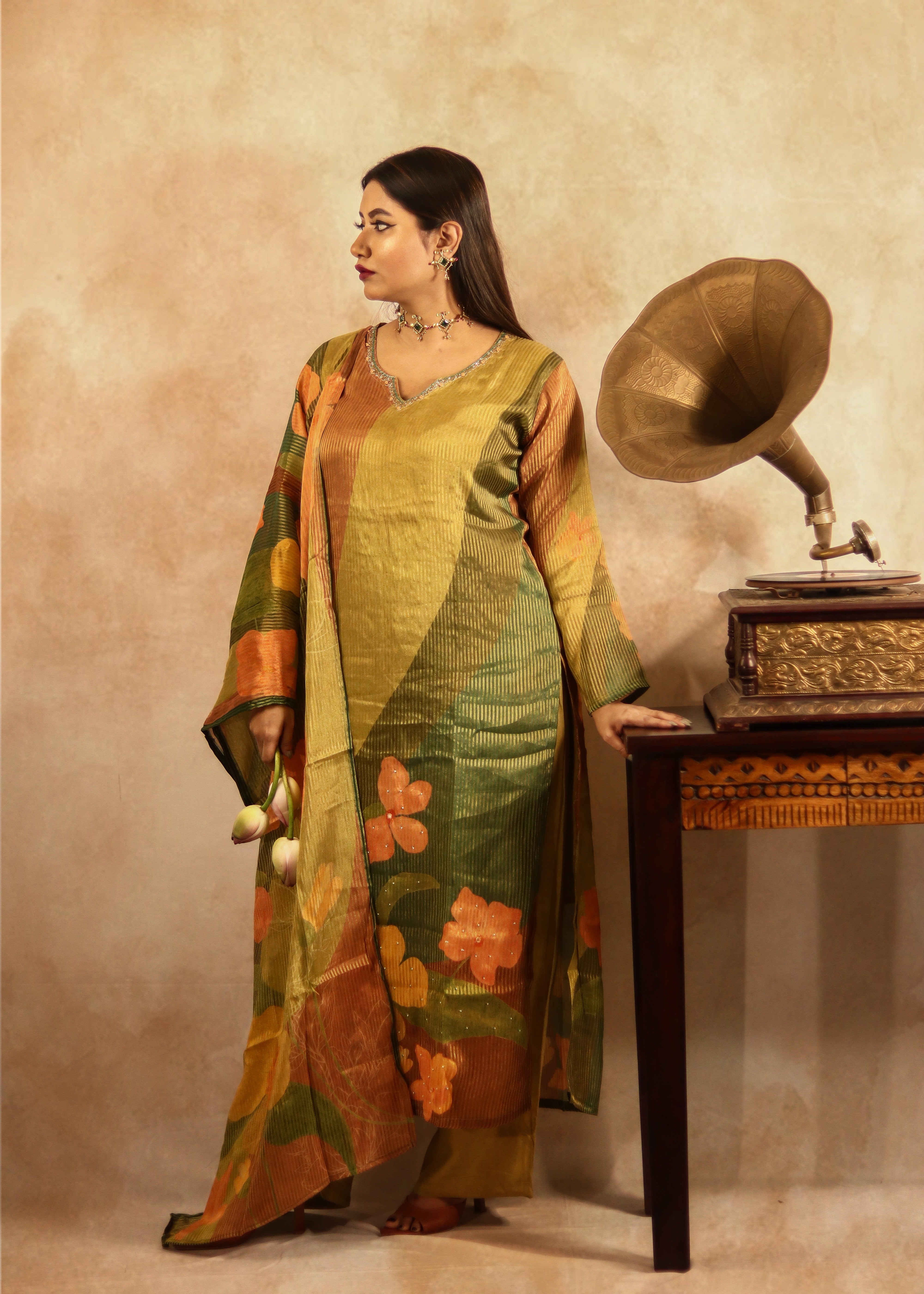 trueBrowns Multicolour Printed Straight Kurta Pant Dupatta Set