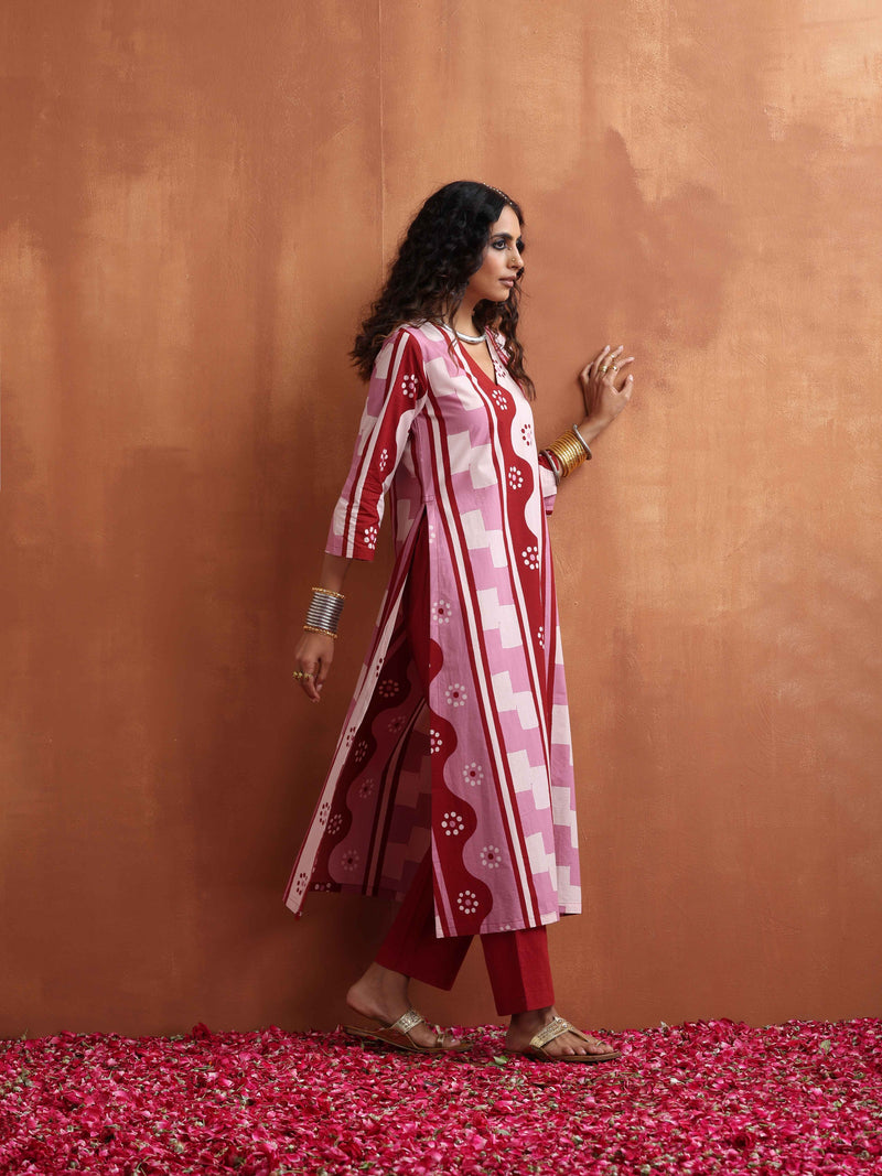 trueBrowns Pink Abstract Print High Slit Kurta Set