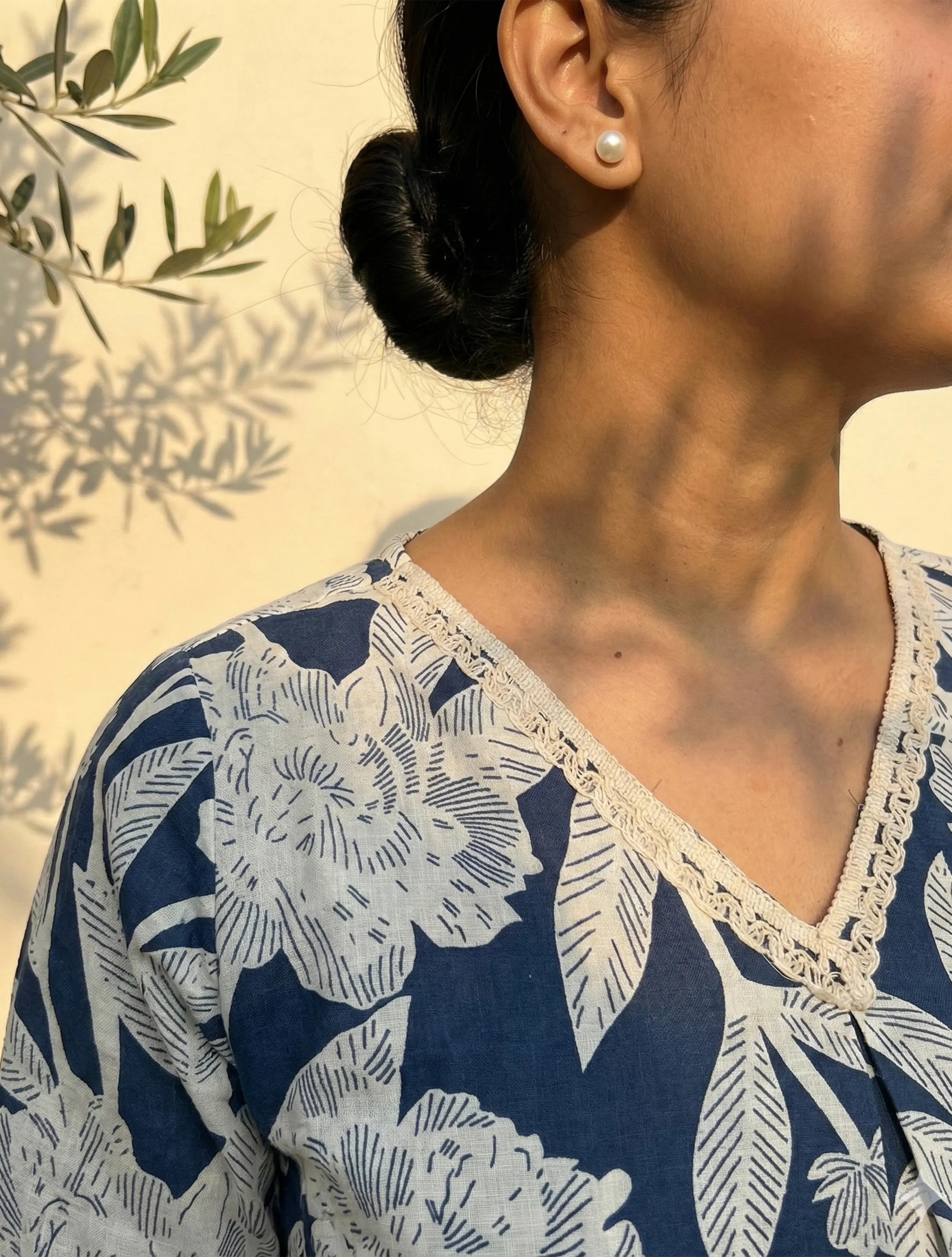 trueBrowns Navy Blue Floral Print Kurta Co-Ord Set