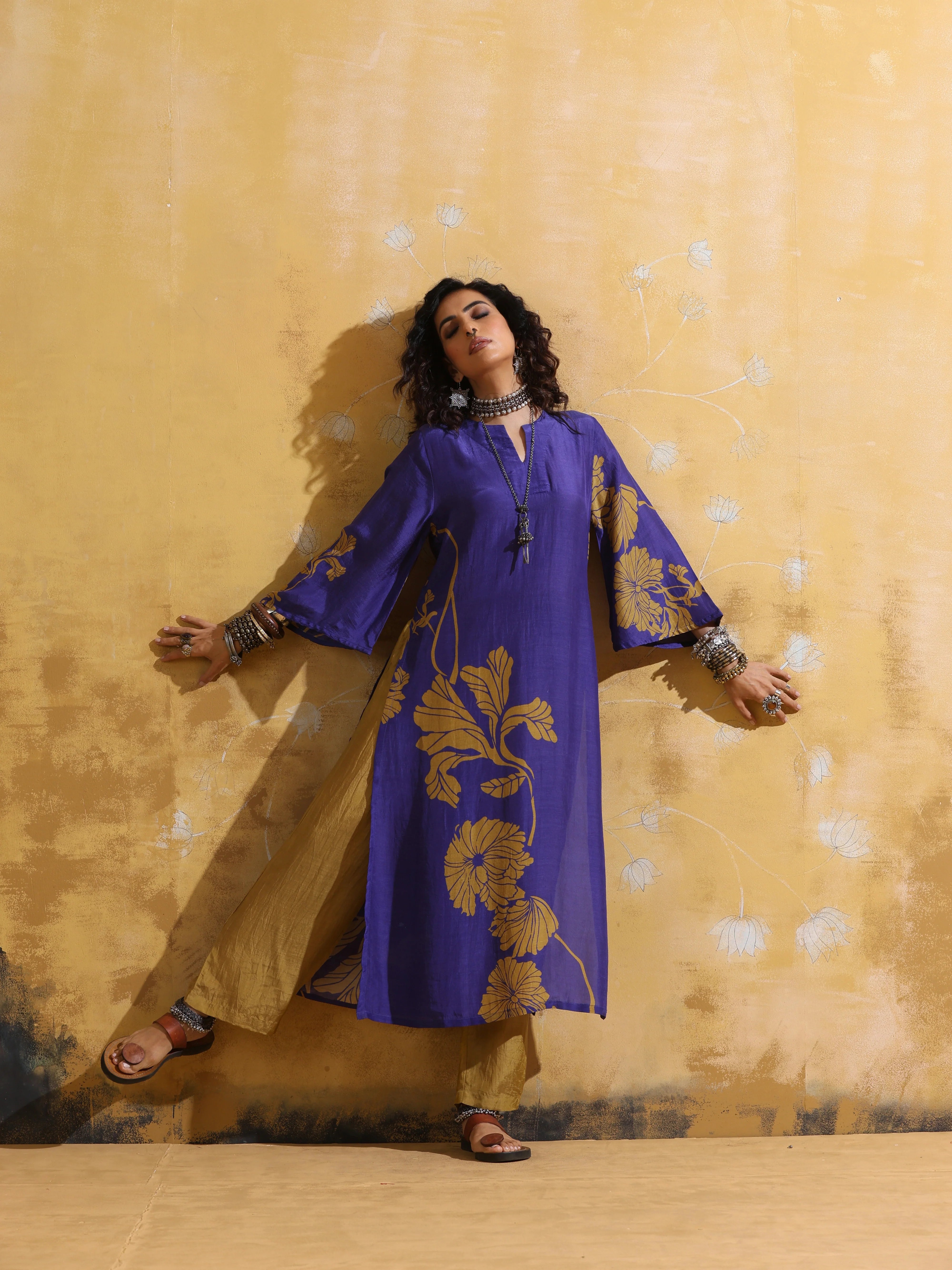 trueBrowns Purple Mustard Floral Print Muslin Silk High-Slit Kurta Set