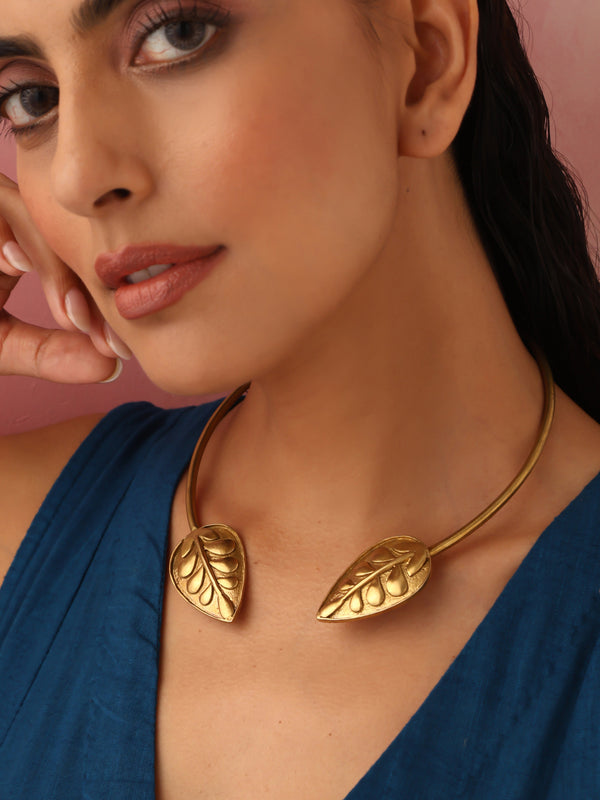 trueBrowns Brass Leaf Contemporary choker