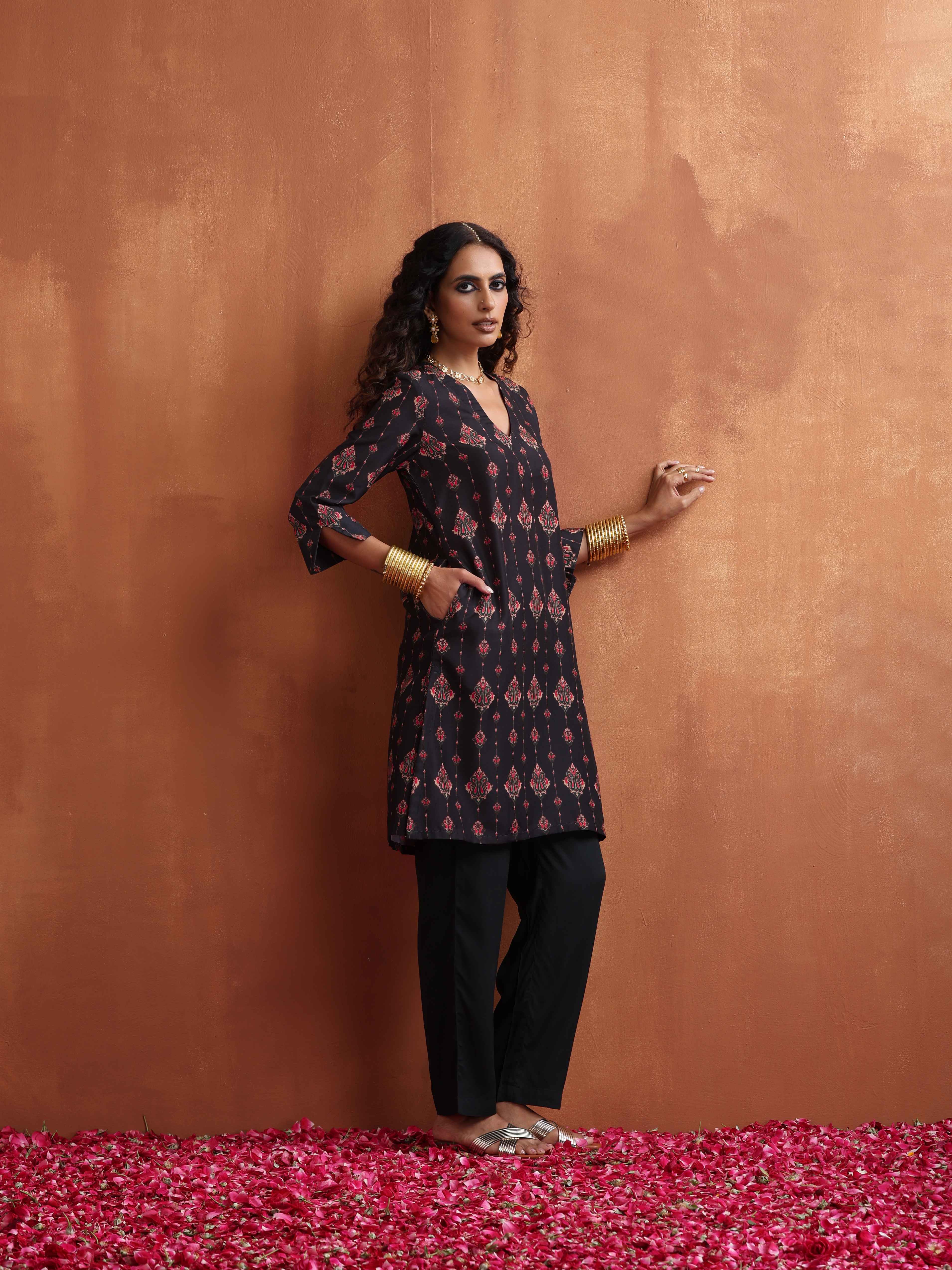 trueBrowns Black Print Kurta Co-ord Set