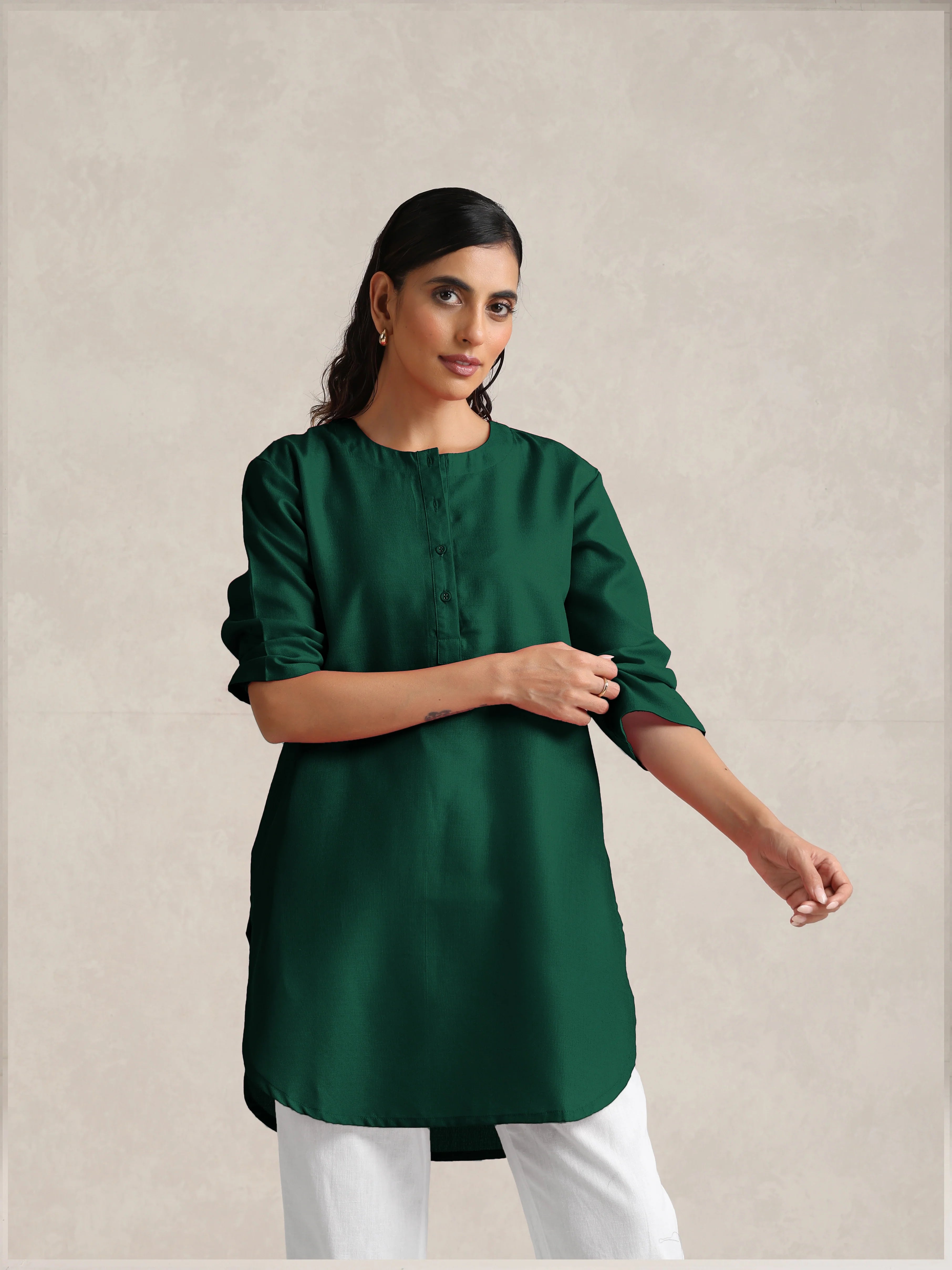 trueBrowns Dark Green Cotton Blend Short Kurta