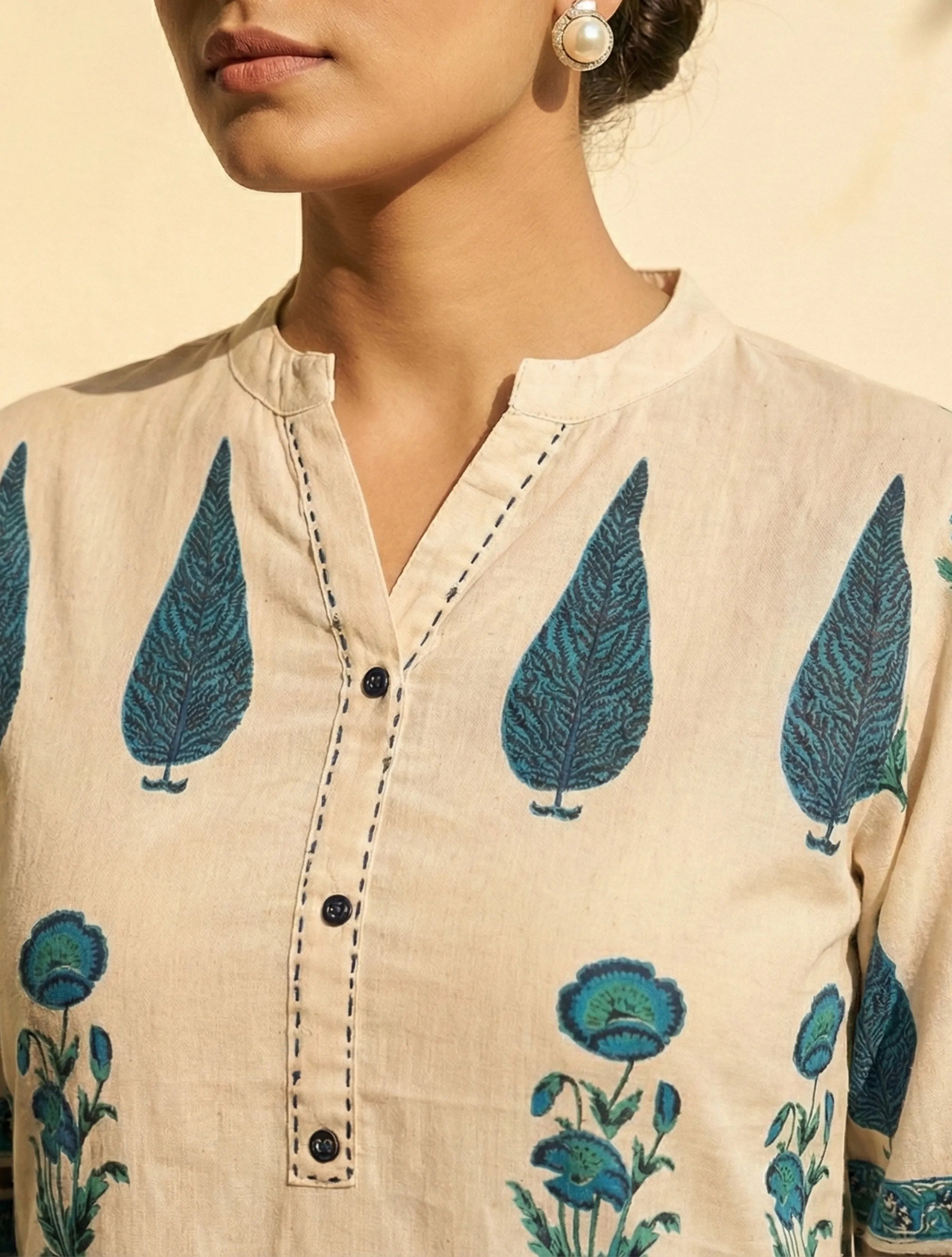 trueBrowns Ivory Blue Printed Kurta Pant Dupatta Set