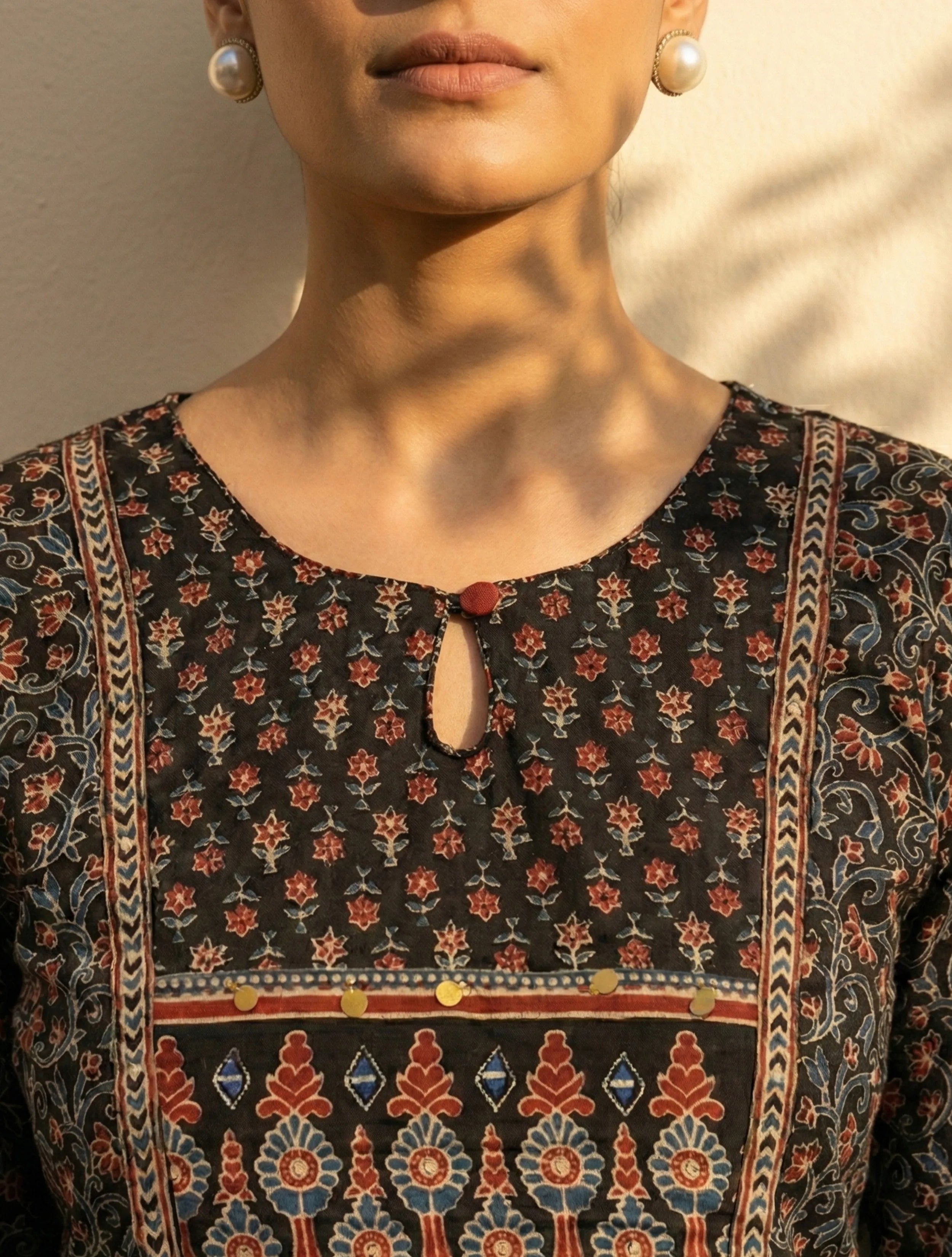 trueBrowns Black Floral Print Straight Kurta Pant Dupatta Set