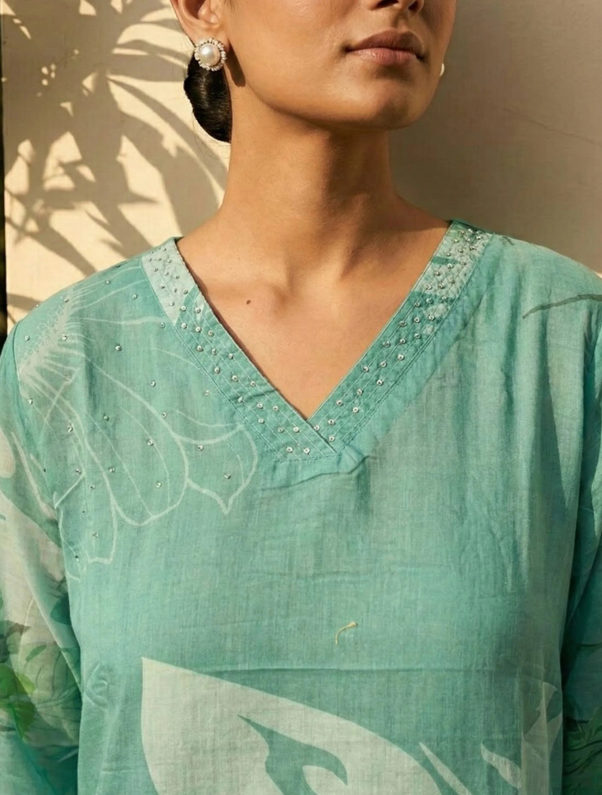 trueBrowns Teal Floral Print Straight Kurta Pant Dupatta Set