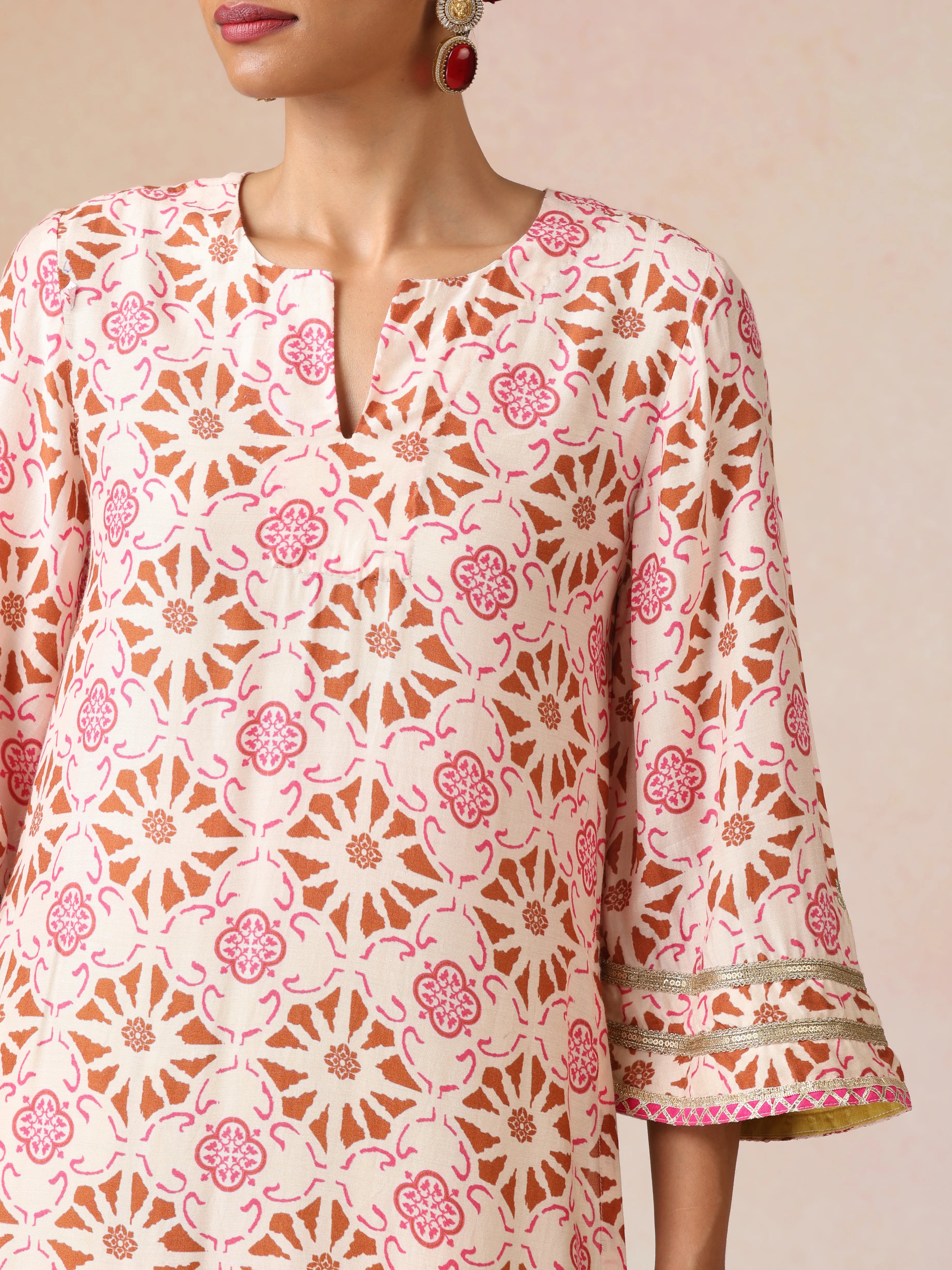 trueBrowns Ivory Brown Print Viscose Straight High-Slit Kurta Set