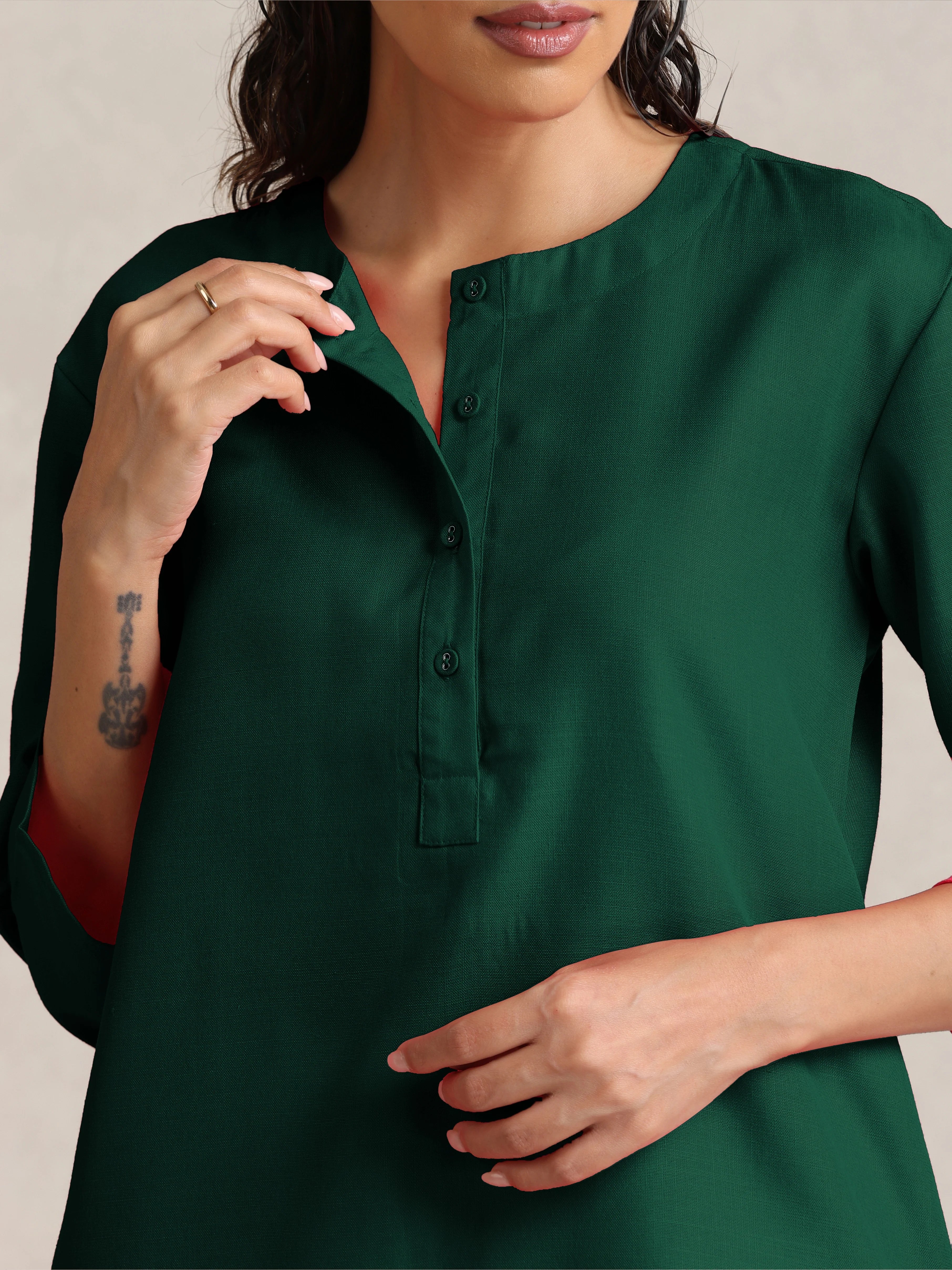 trueBrowns Dark Green Cotton Blend Short Kurta