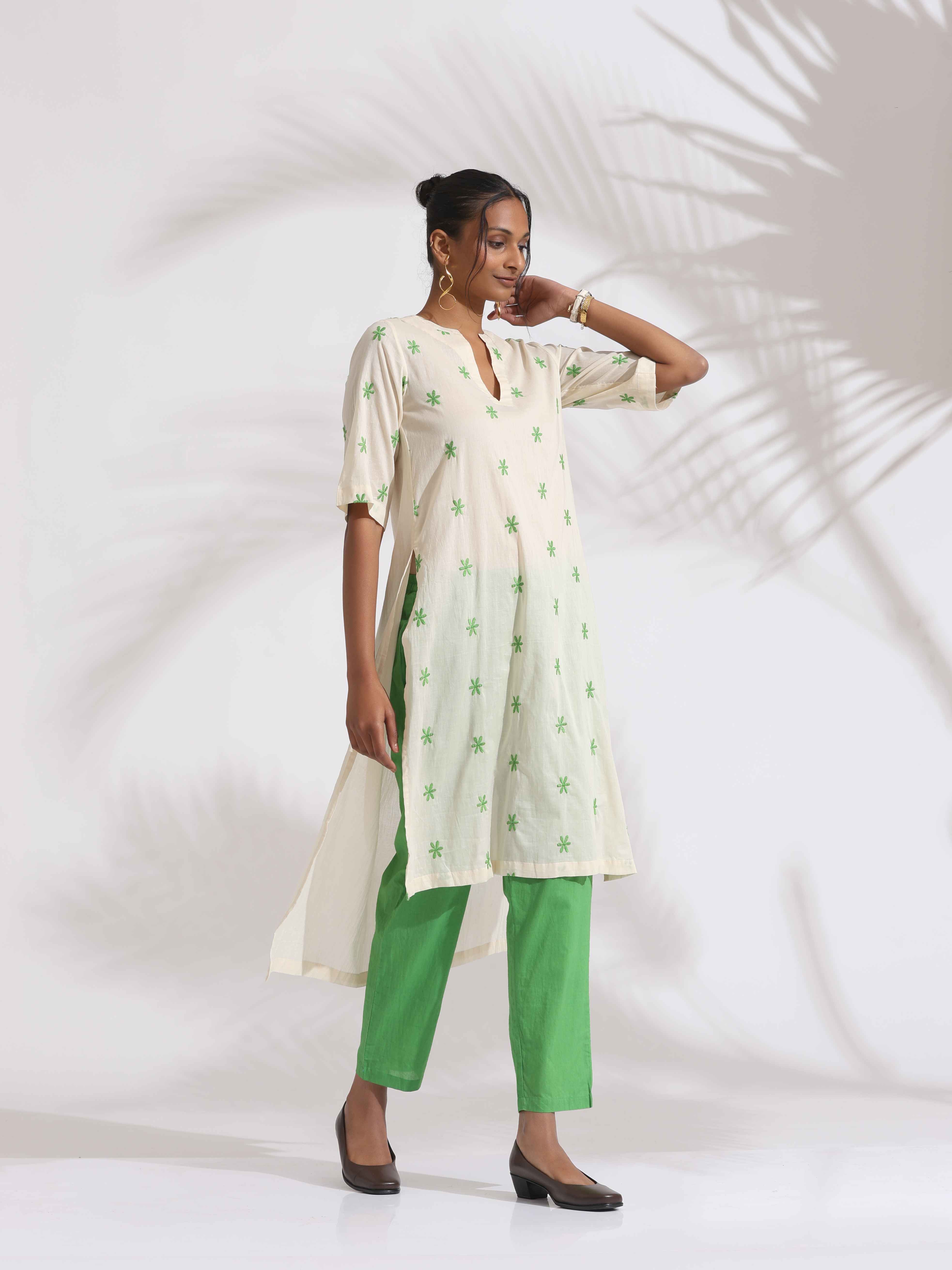 trueBrowns Off-White Cotton Floral Embroidered Straight Kurta Set