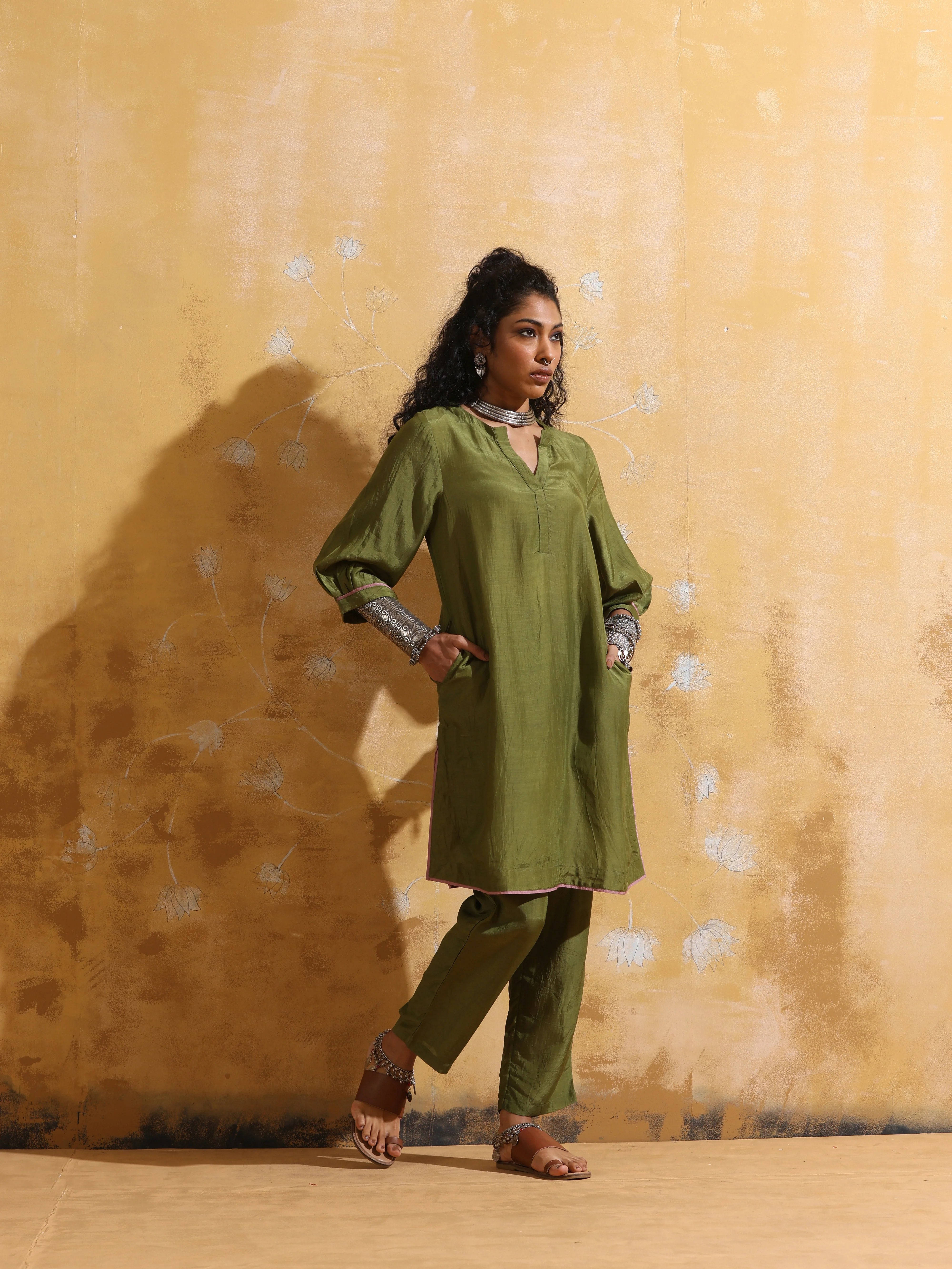 trueBrowns Green Muslin Silk Relaxed Kurta Co-ord Set