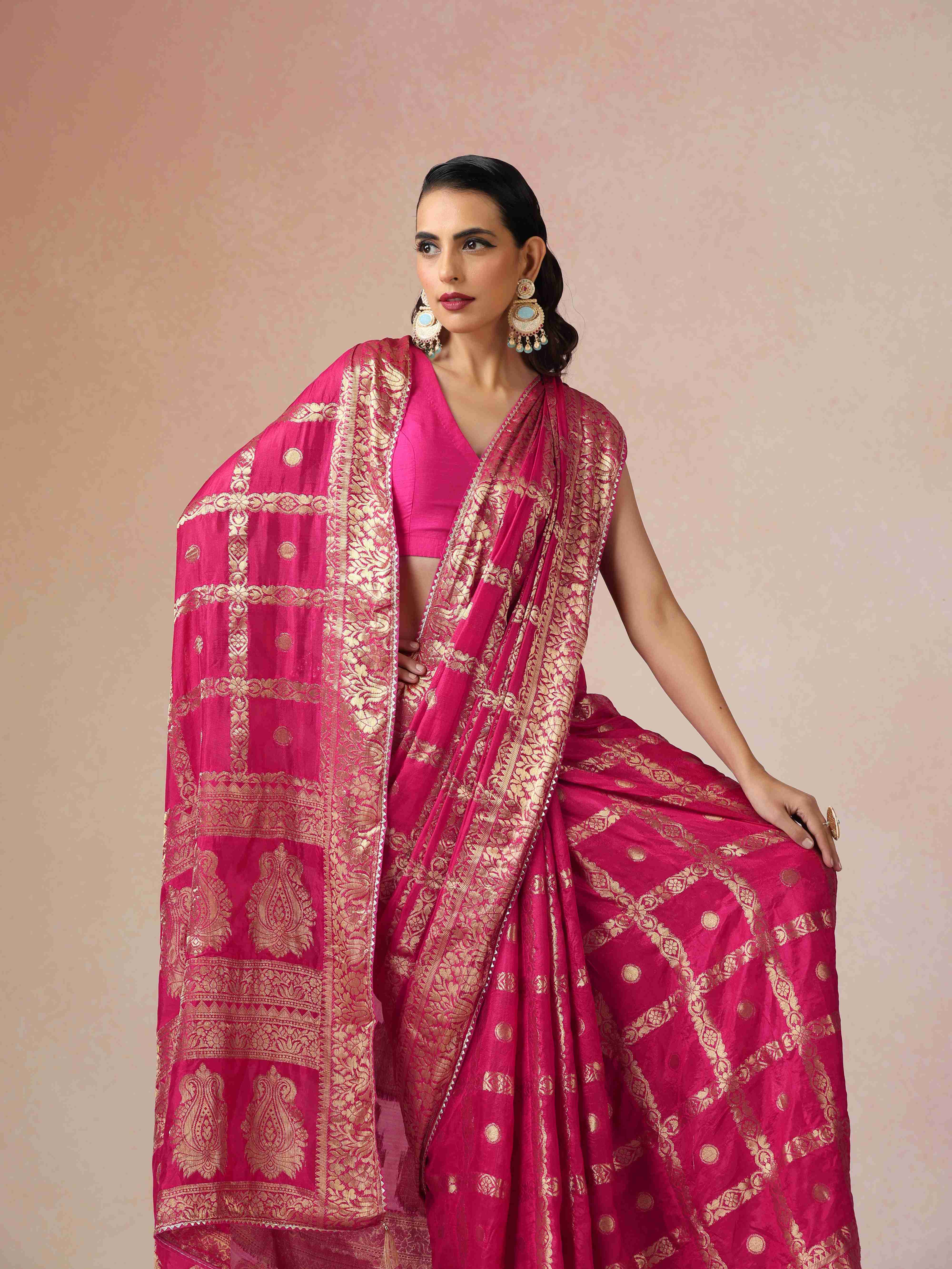 trueBrowns Pink Bandhani Jacquard Saree With Unstitched Blouse