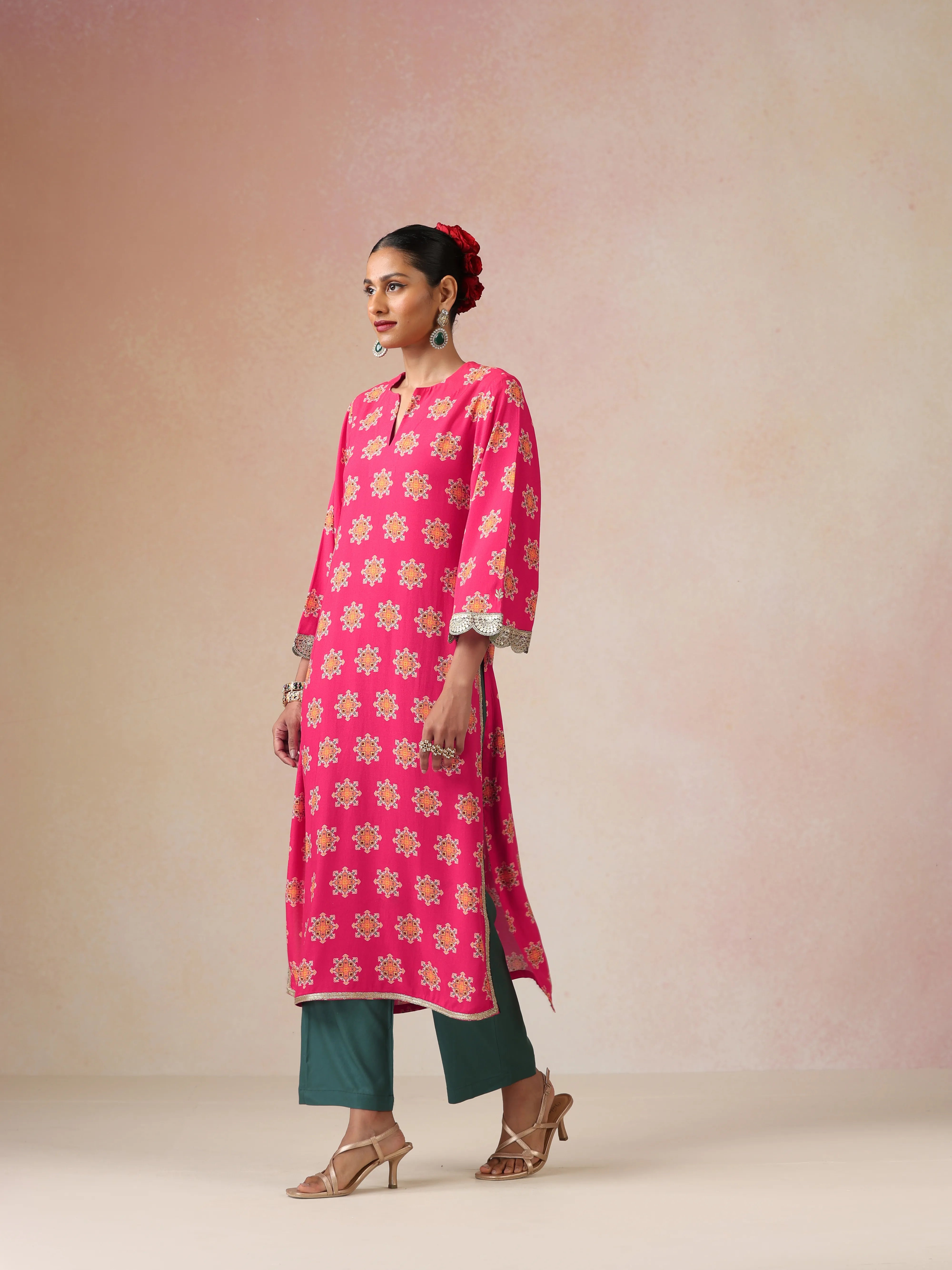 trueBrowns Pink Boota Print Viscose Straight High-Slit Kurta Set