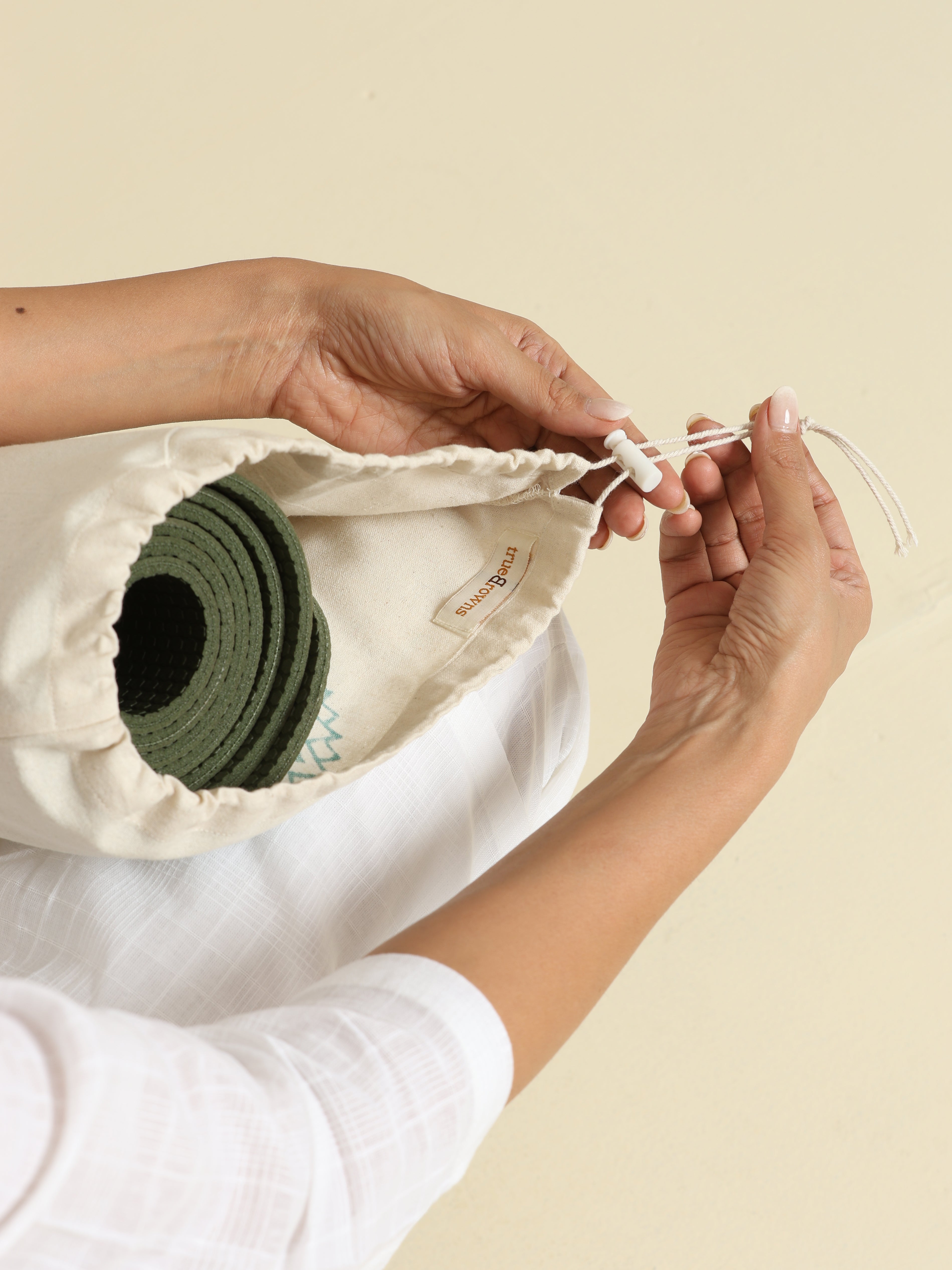 trueBrowns Off White Yoga Sleeve Bag