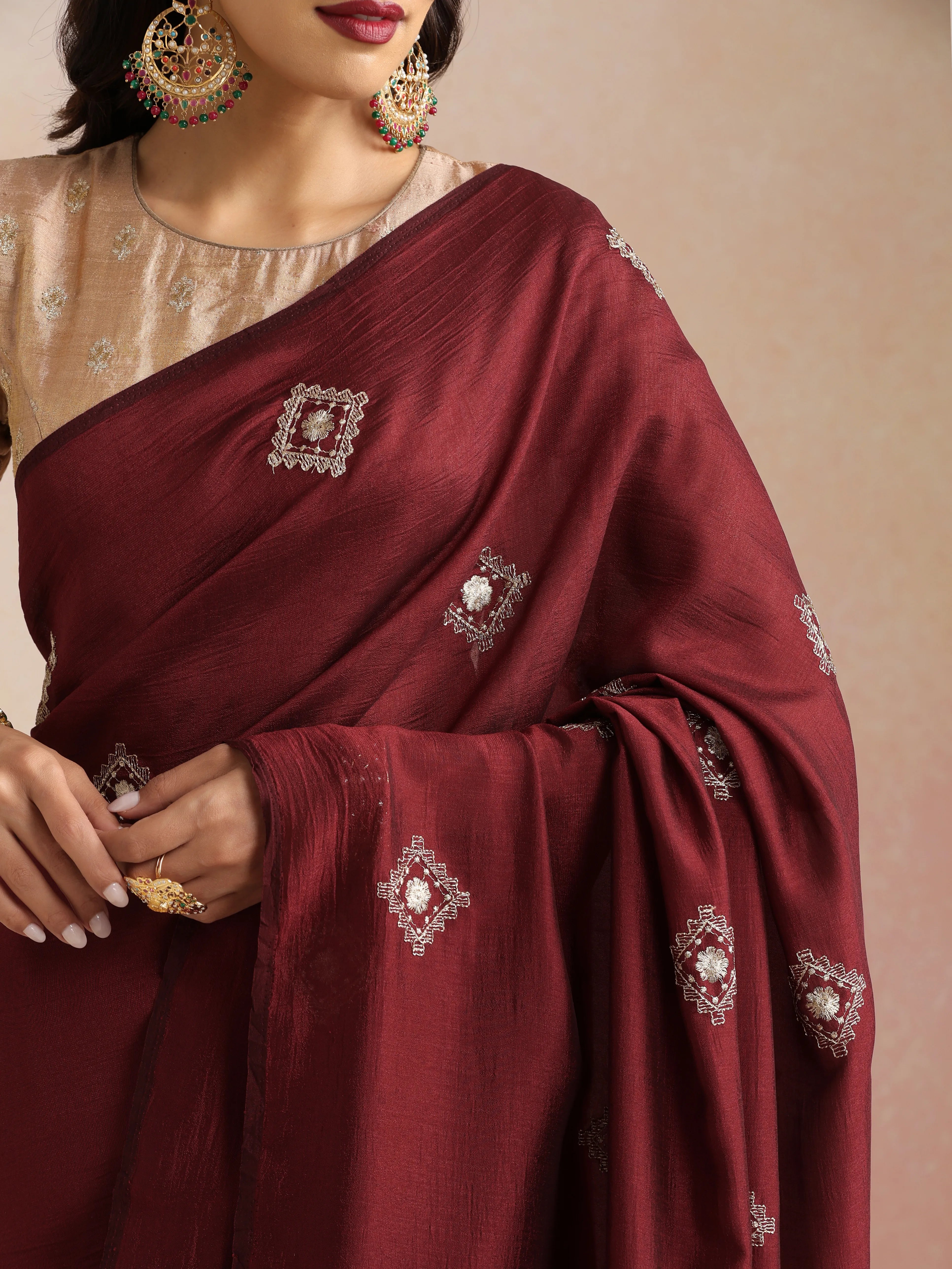 trueBrowns Maroon Diamond Embroidered Saree With Unstitched Blouse