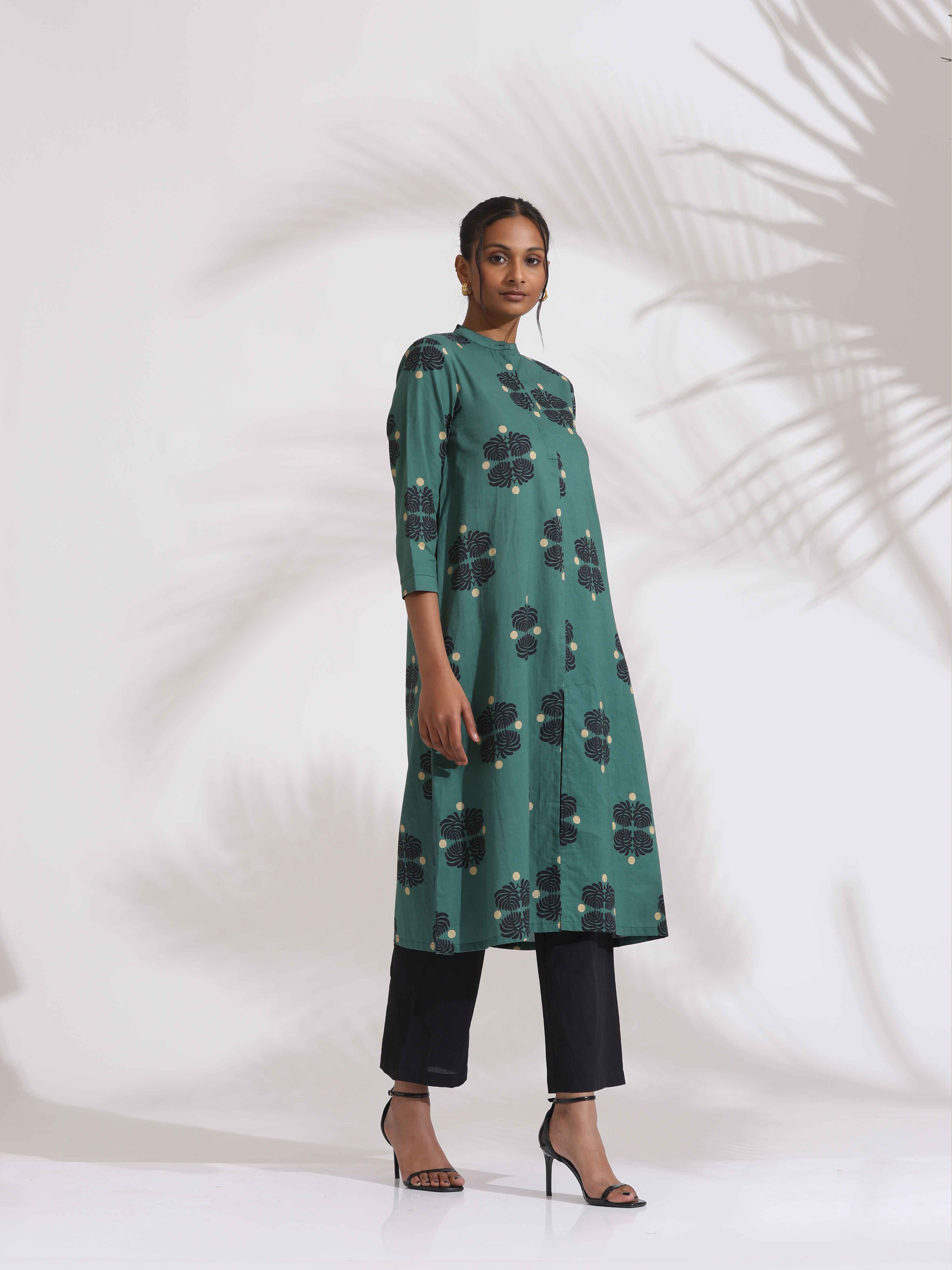 trueBrowns Green Cotton Print Front Slit Kurta Set
