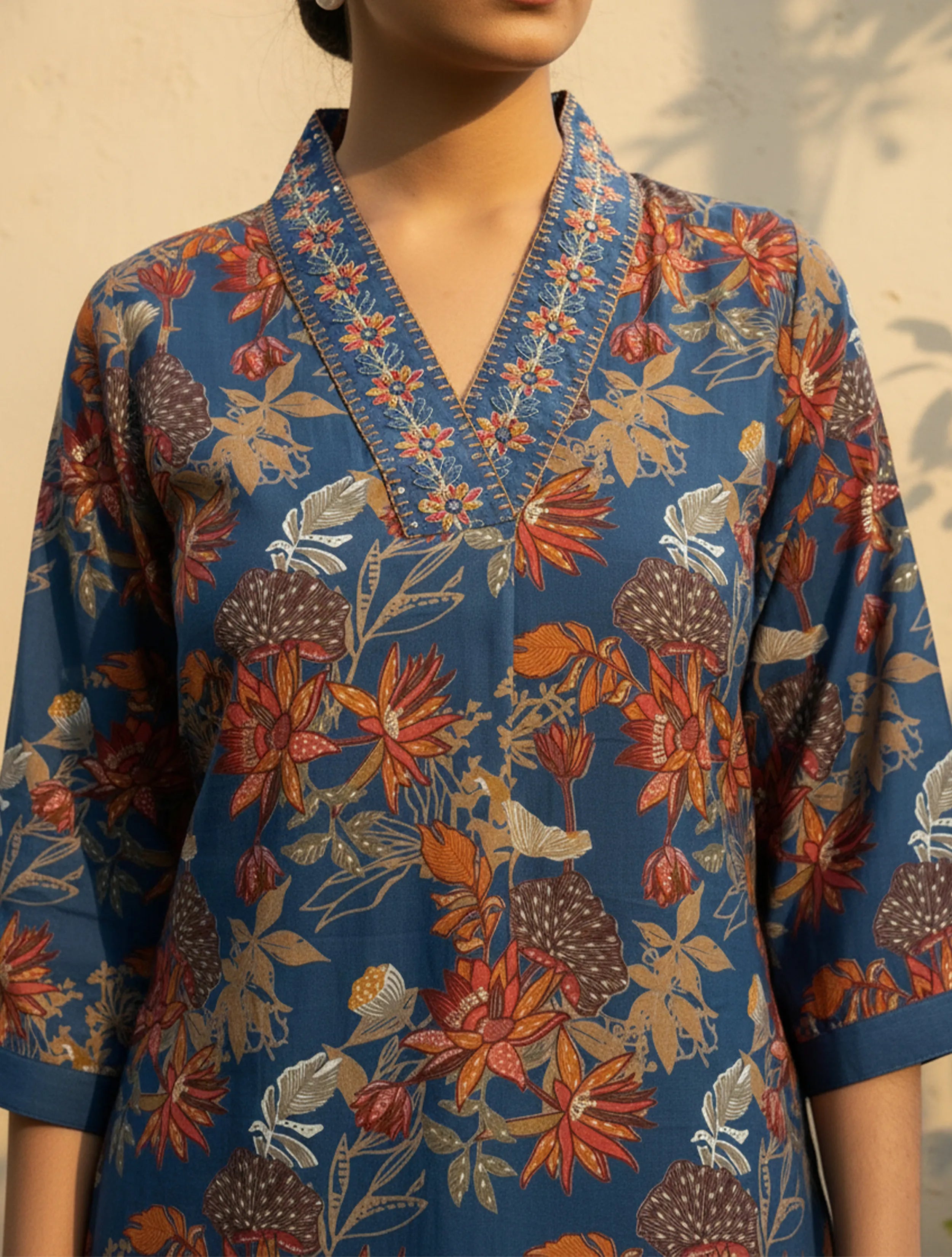 trueBrowns Blue Floral Print Embroidered Kurta Pant Dupatta Set