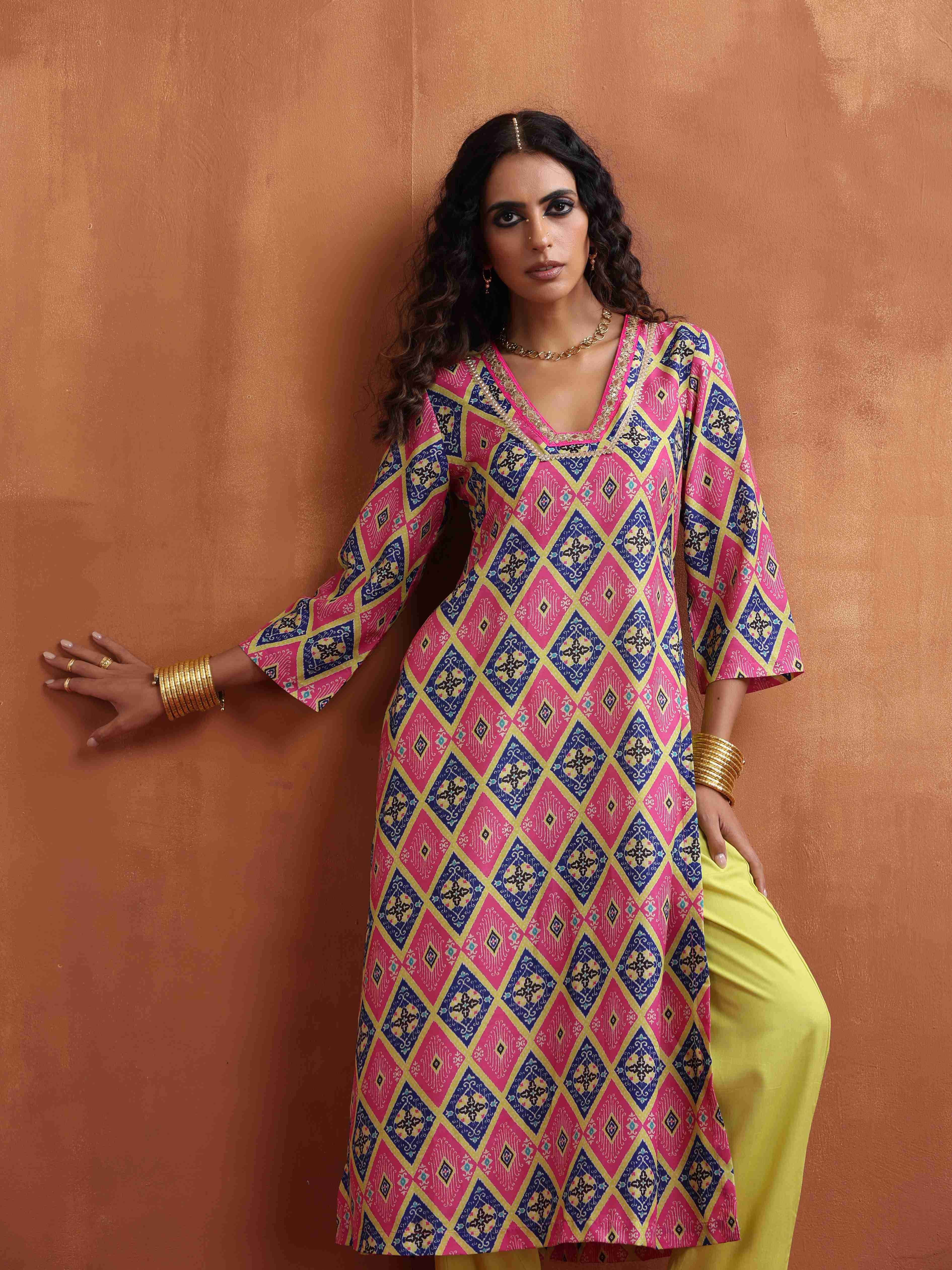 trueBrowns Pink Geometric Print High Slit Kurta Set