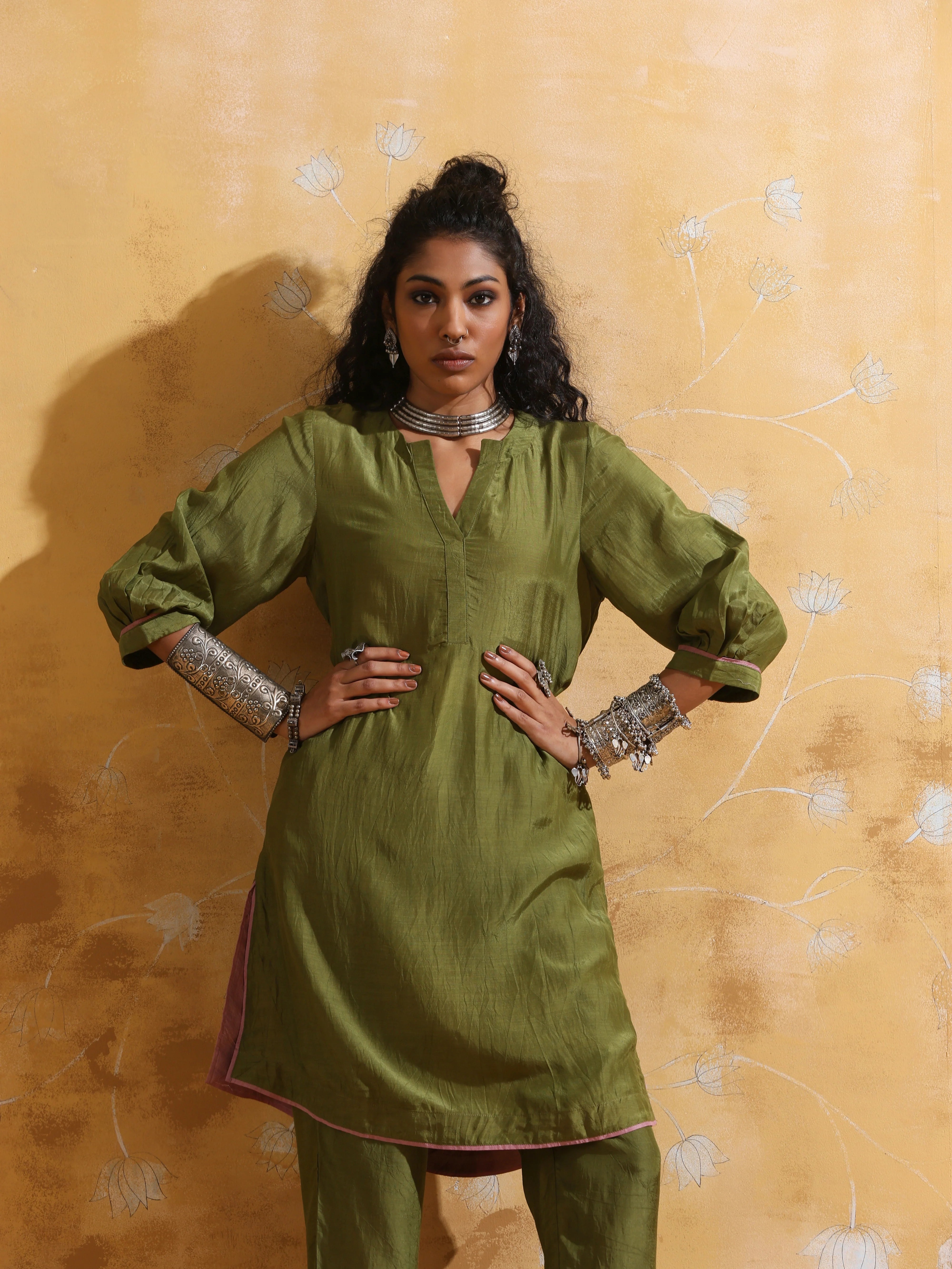 trueBrowns Green Muslin Silk Relaxed Kurta Co-ord Set