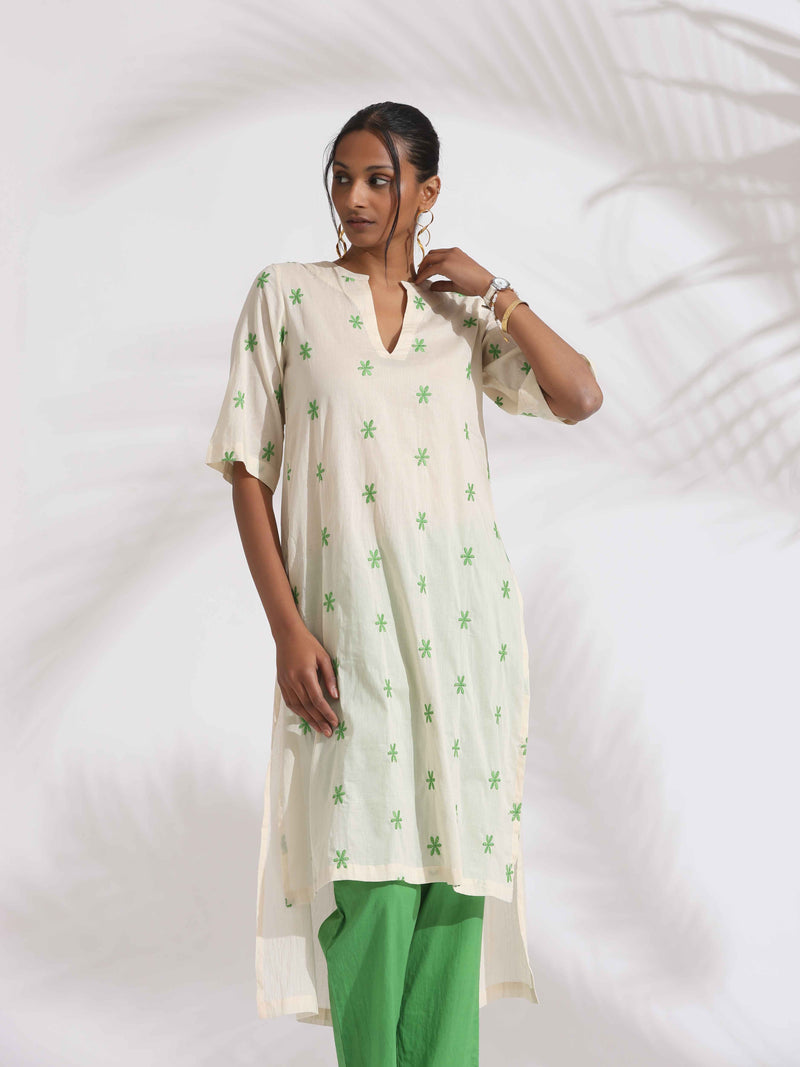 trueBrowns Off-White Cotton Floral Embroidered Straight Kurta Set