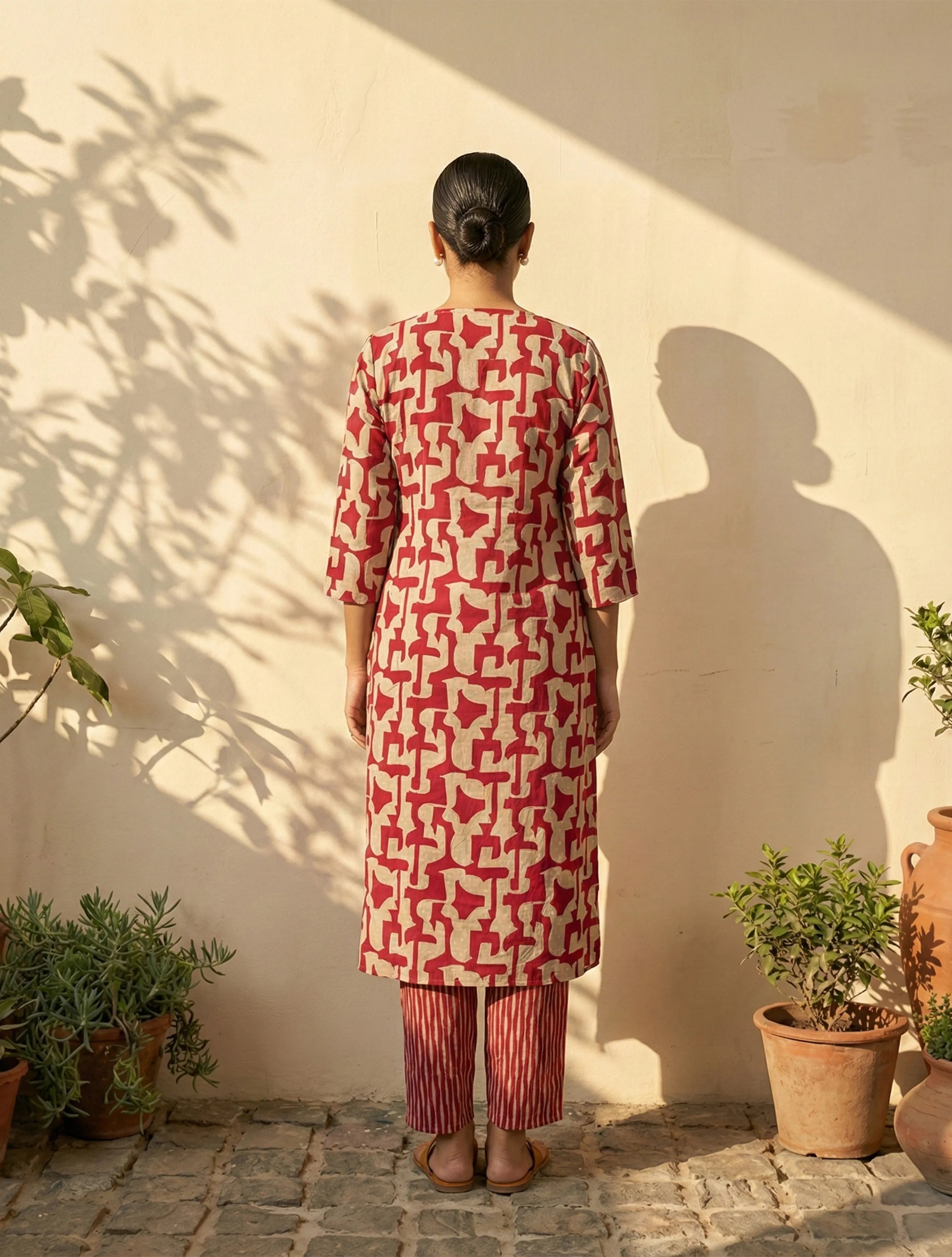 trueBrowns Pink Abstract Print Embroidered Kurta Pant Dupatta Set