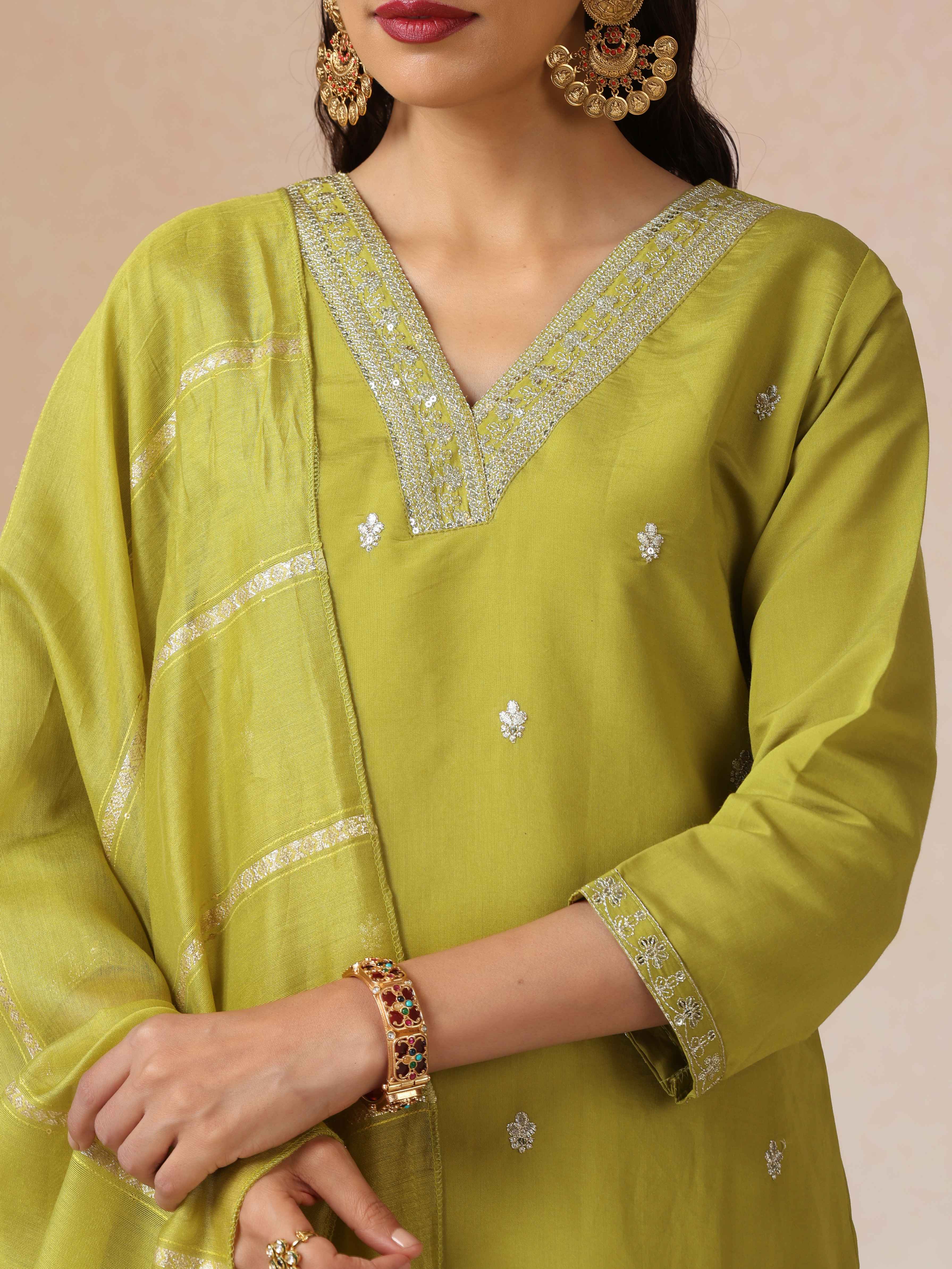 trueBrowns Green Zari Embroidered Straight Kurta 3pc Set