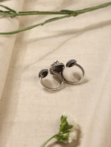 trueBrowns Silver Textured Two-Finger Ring