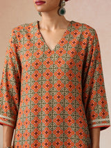 trueBrowns Green Red Print Viscose Straight High-Slit Kurta Set