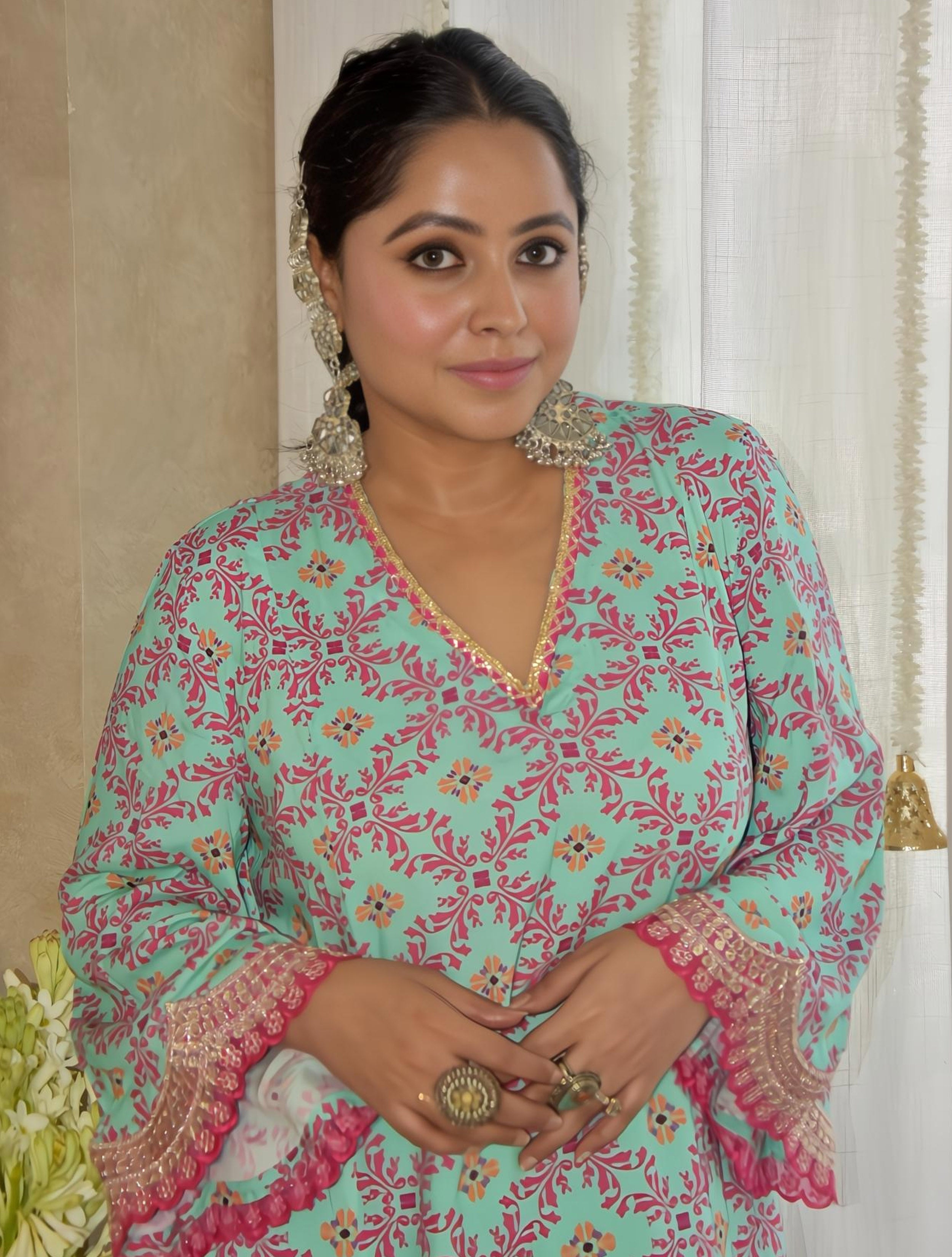 trueBrowns Mint Pink Jaal Print Viscose A-line Kurta Set