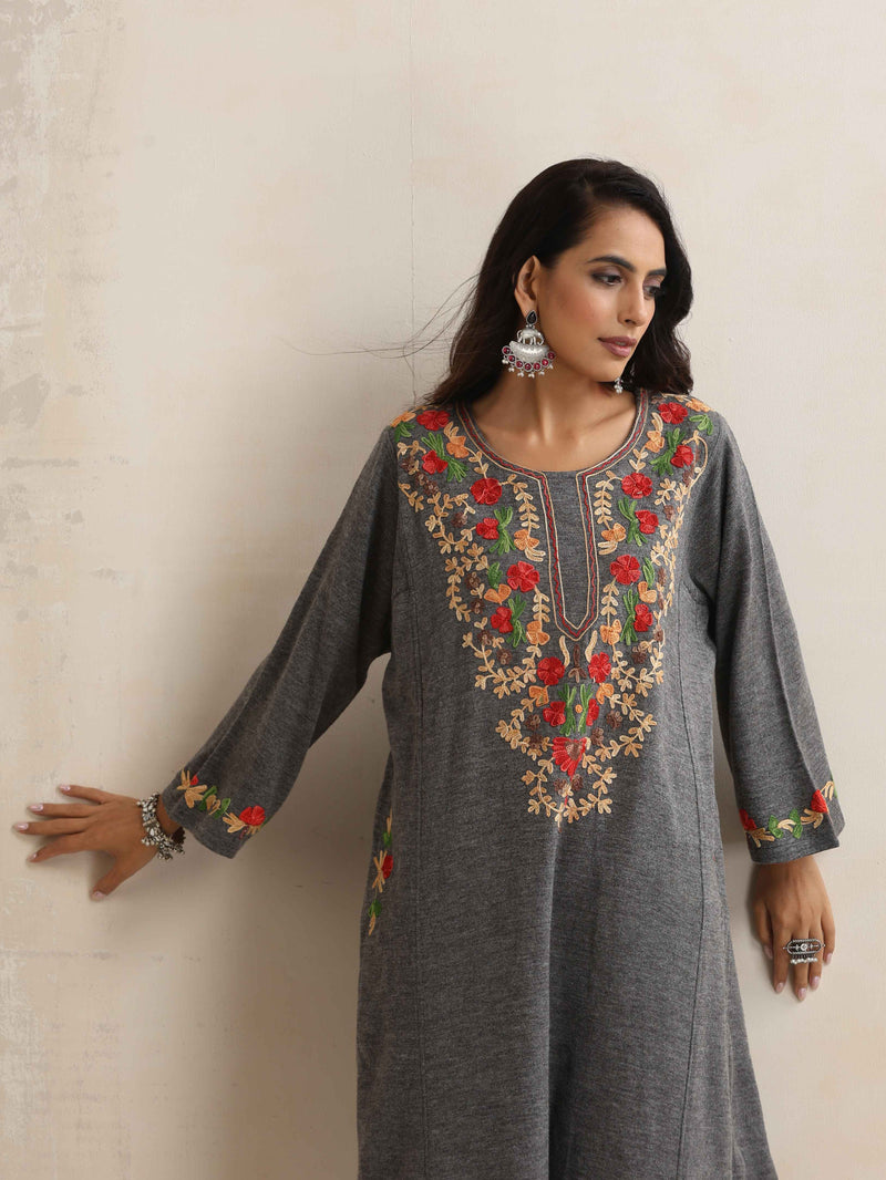 trueBrowns Grey Kashmiri Embroidered Woollen Phiran Kurta