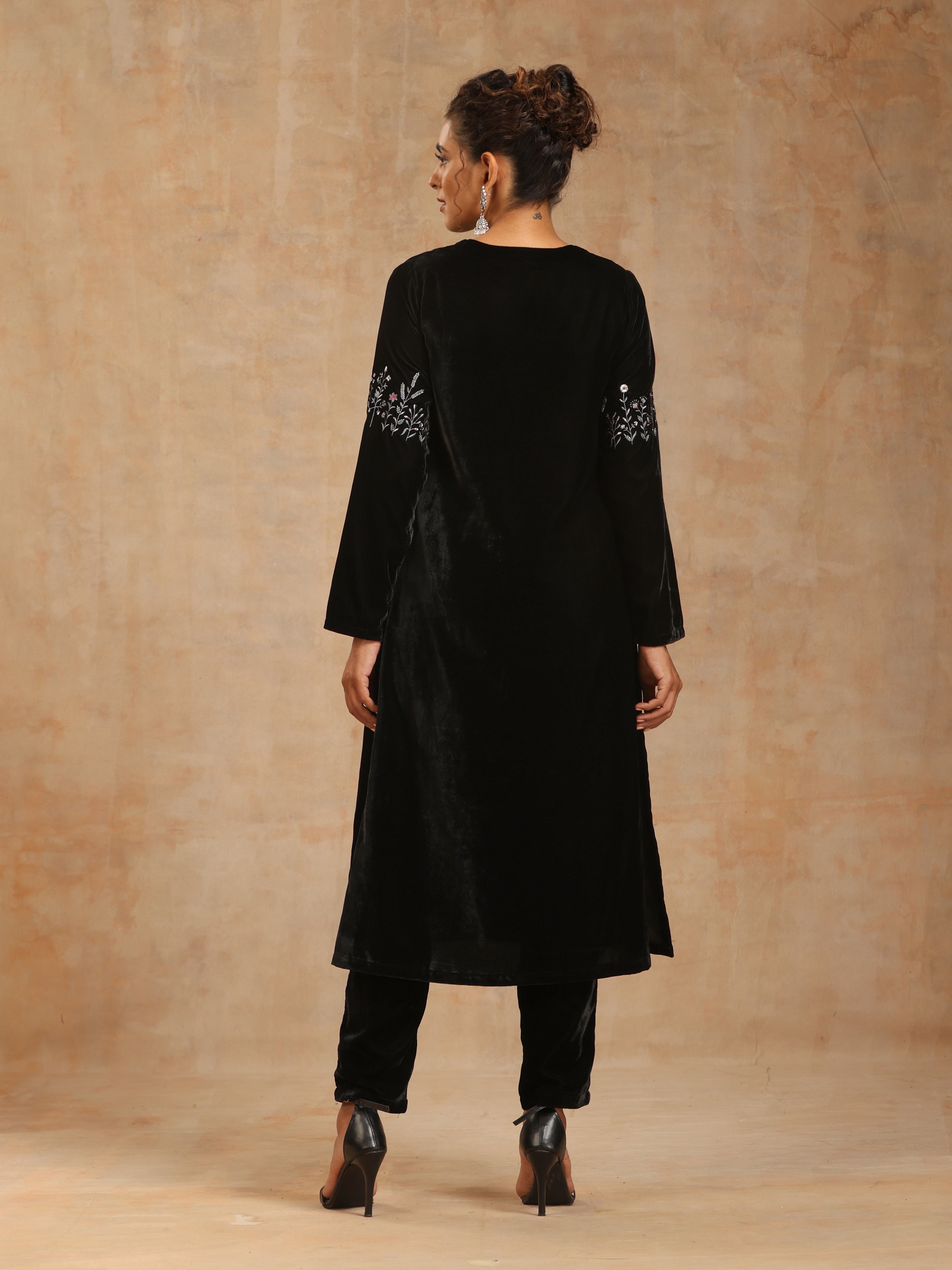 trueBrowns Black Velvet Sleeve Embroidered Kurta