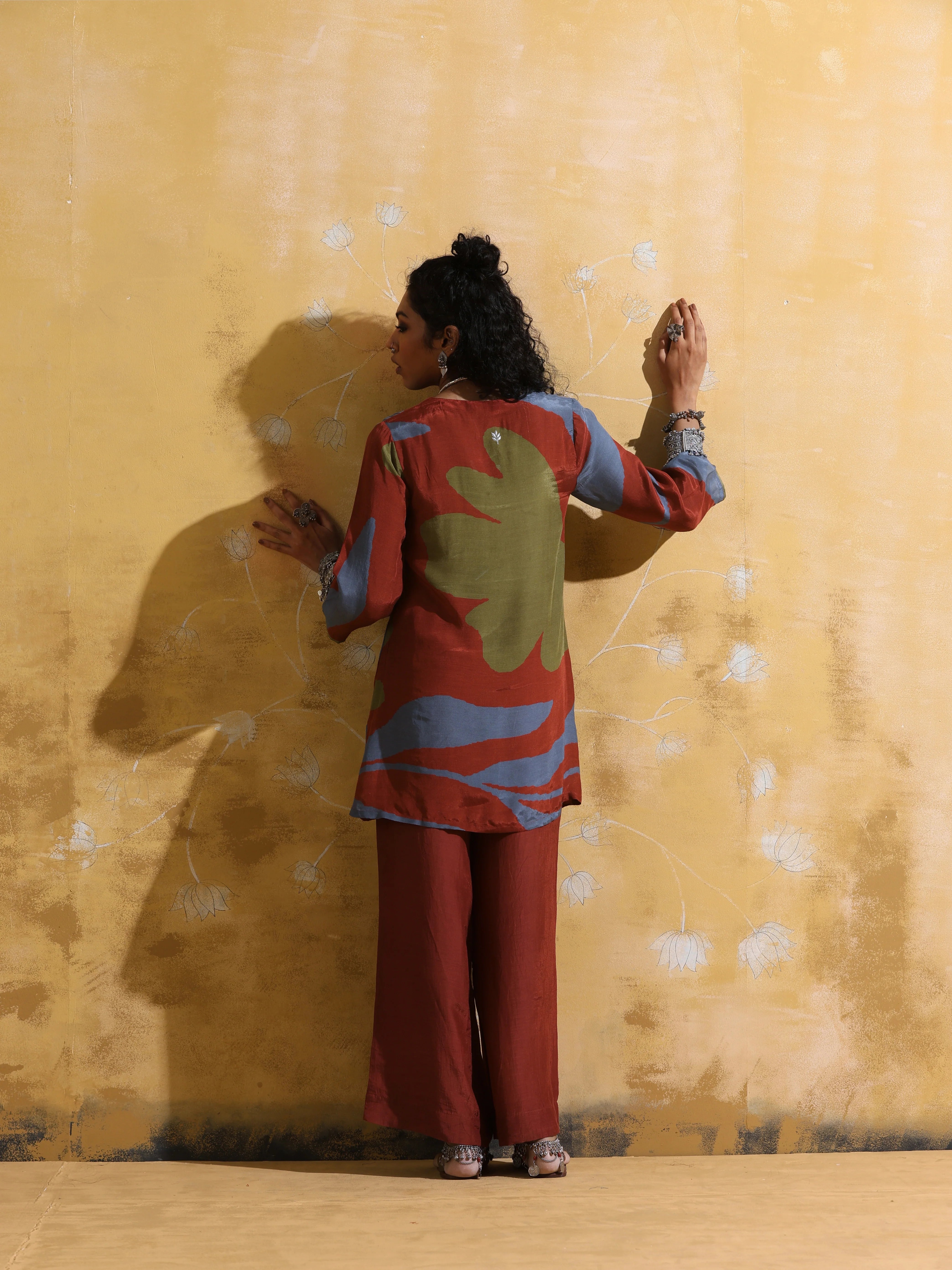 trueBrowns Rust Red Green Floral Print Muslin Silk Co-ord Set with Flared Pants