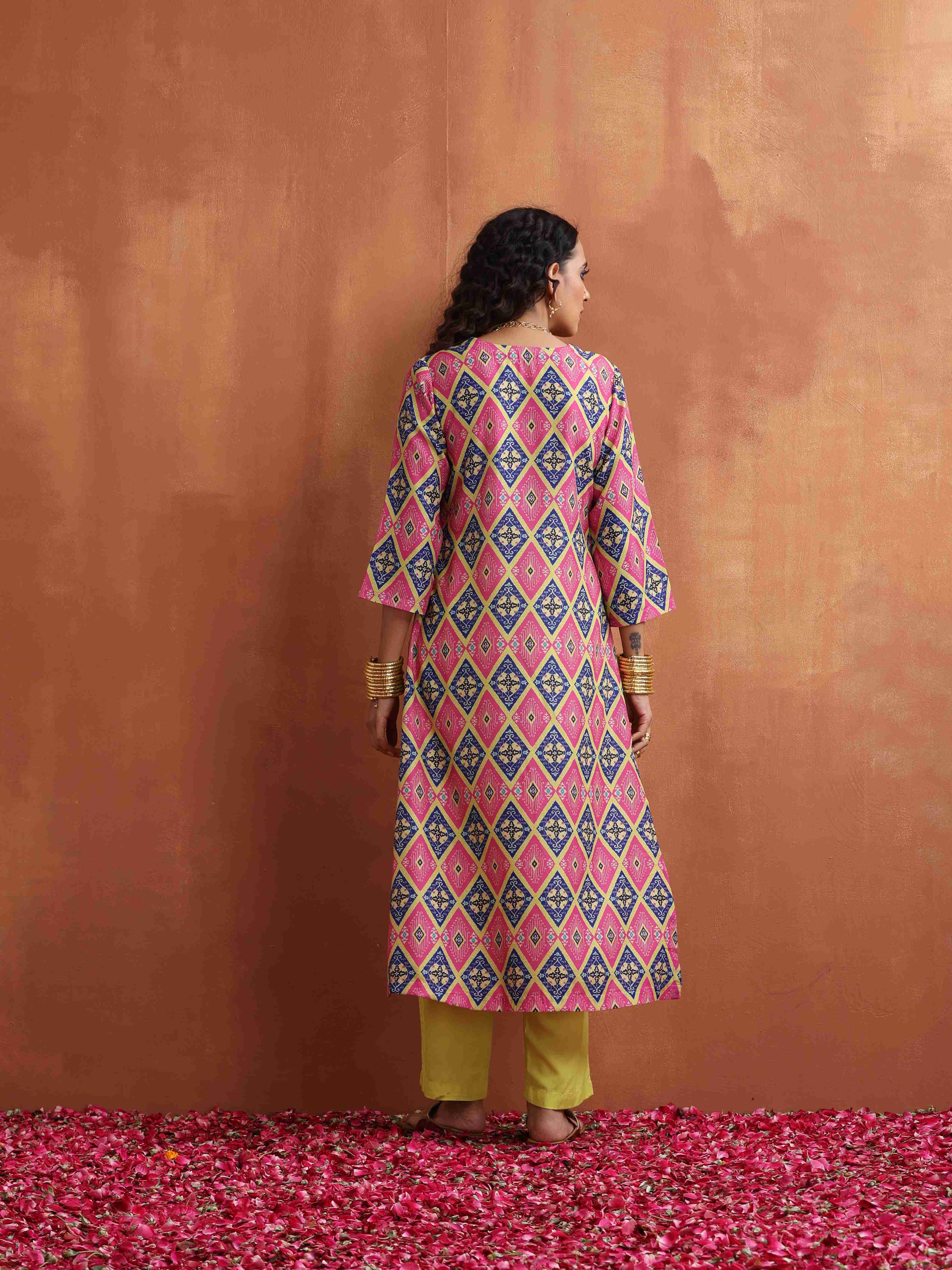 trueBrowns Pink Geometric Print High Slit Kurta Set