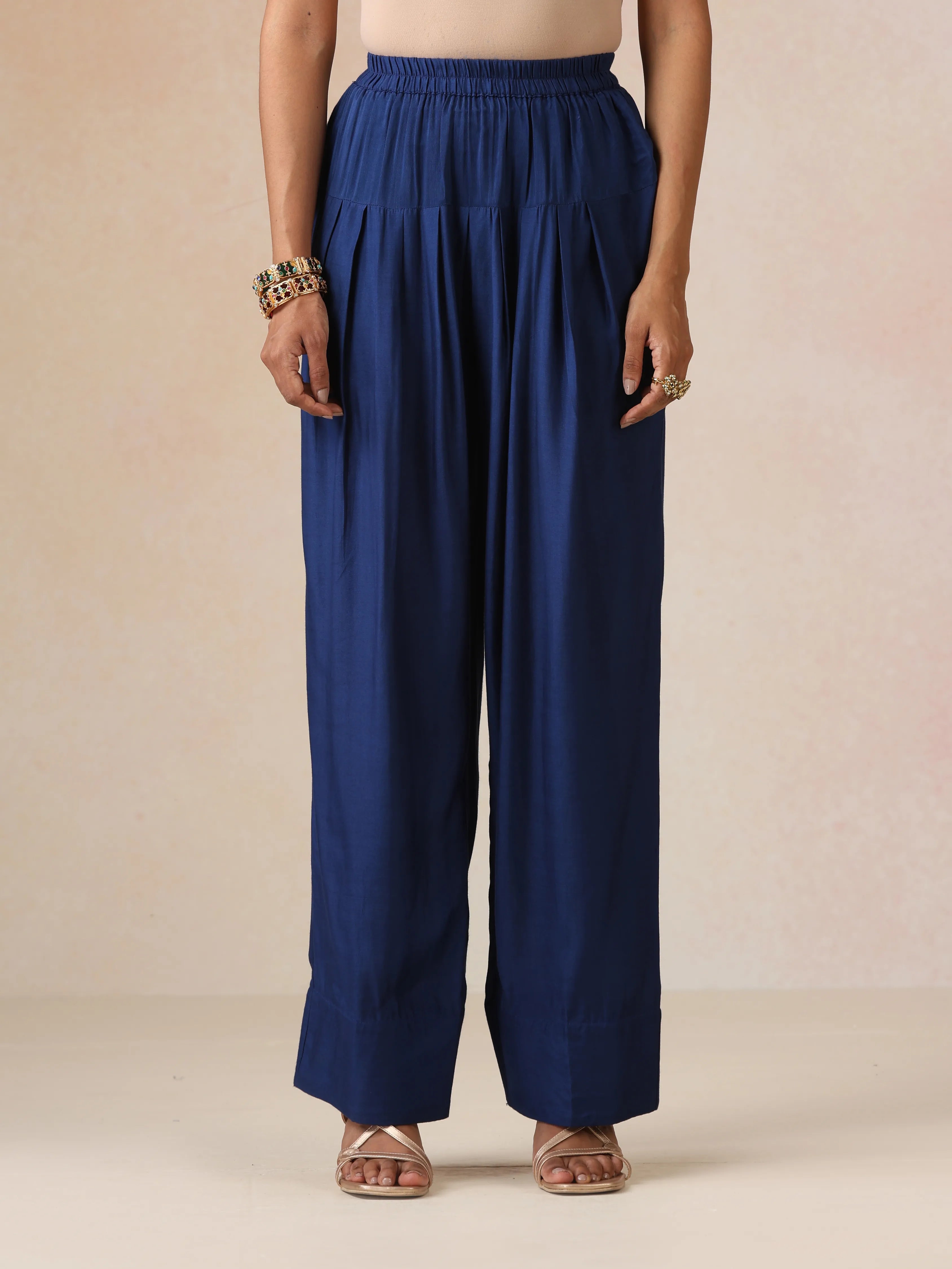 trueBrowns Blue Silver Foil Print Muslin Silk Kurta Farsi Pants Set