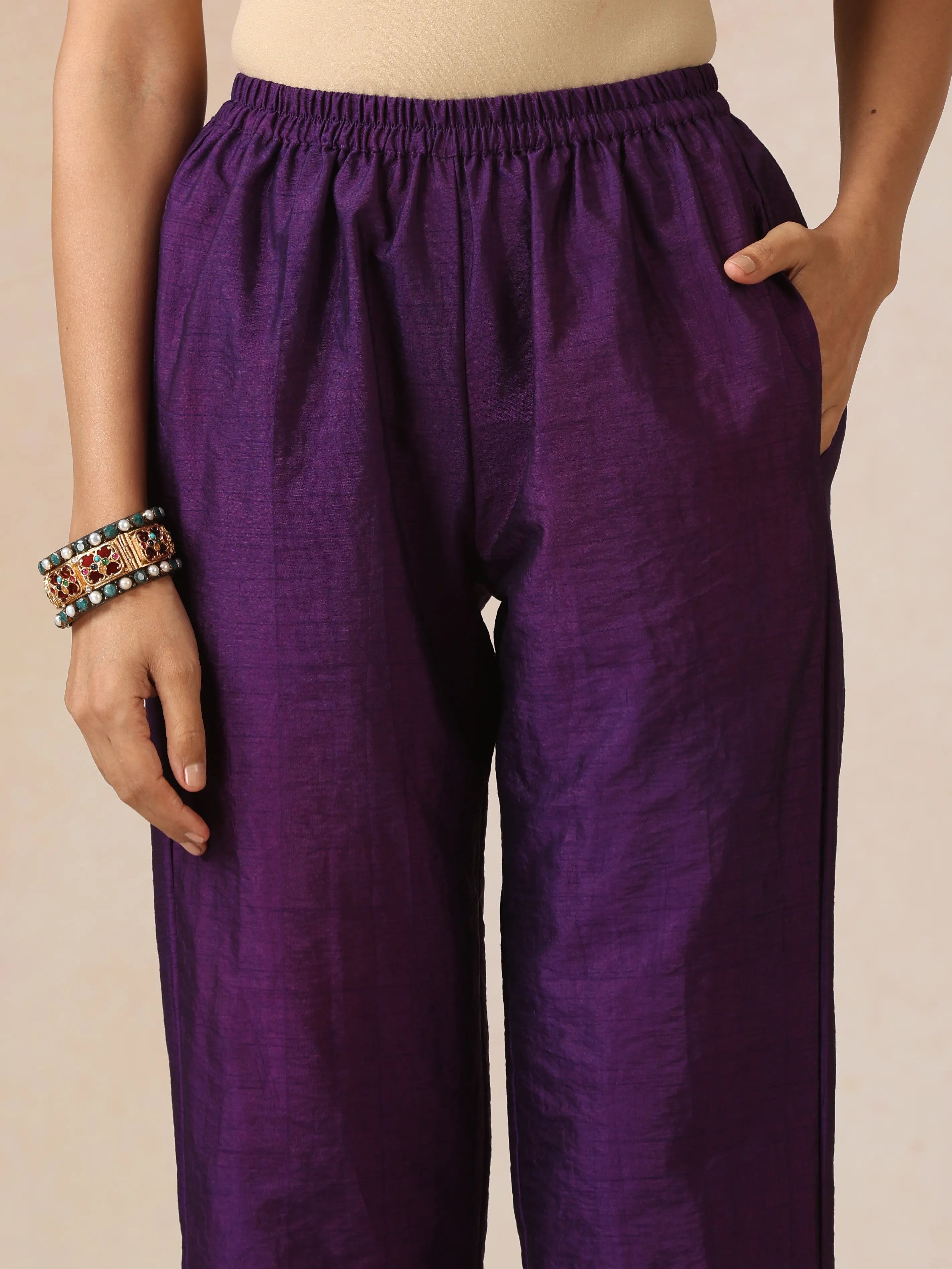 trueBrowns Ivory Brocade Sleeveless Straight Kurta Set