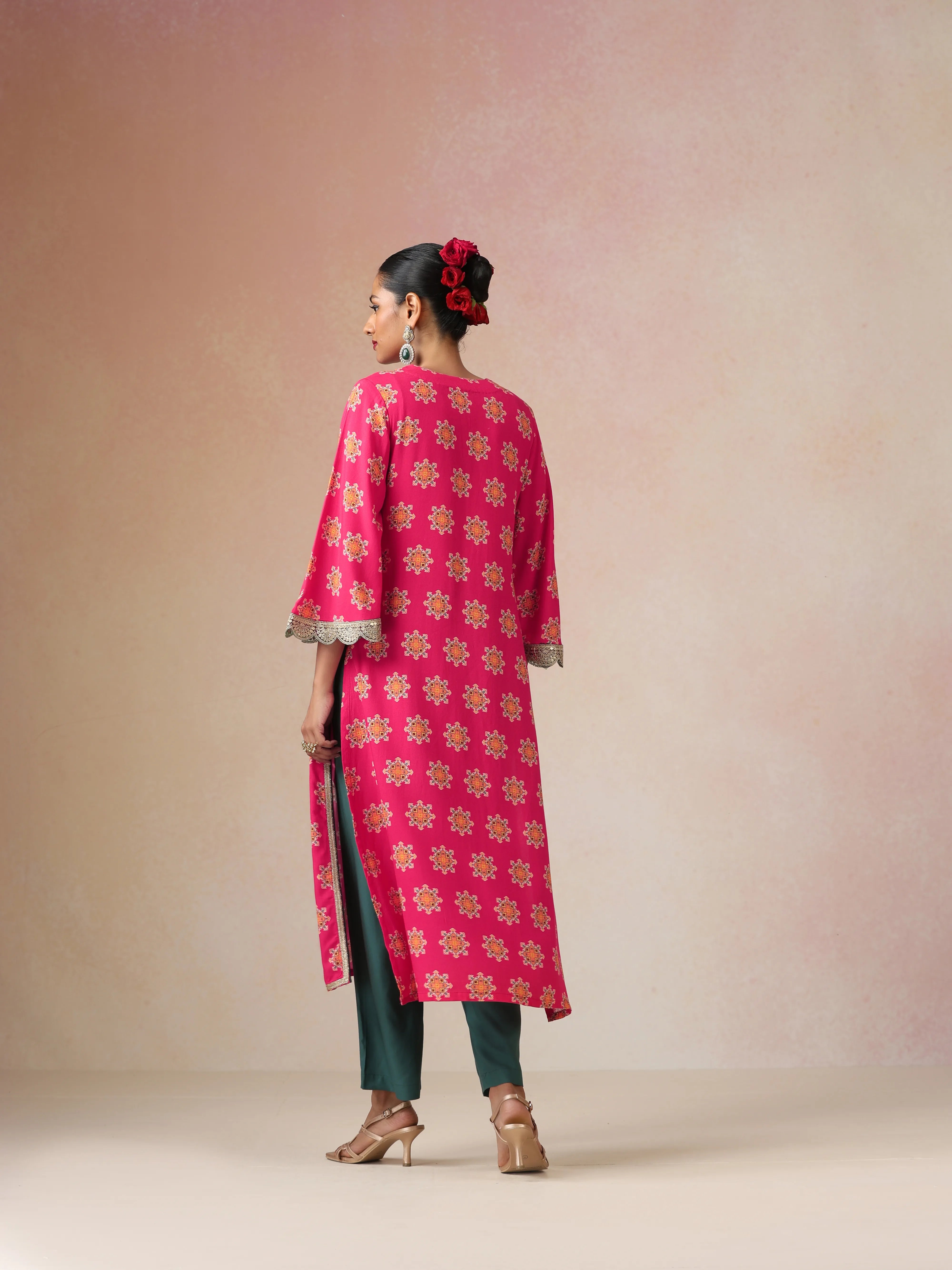 trueBrowns Pink Boota Print Viscose Straight High-Slit Kurta Set