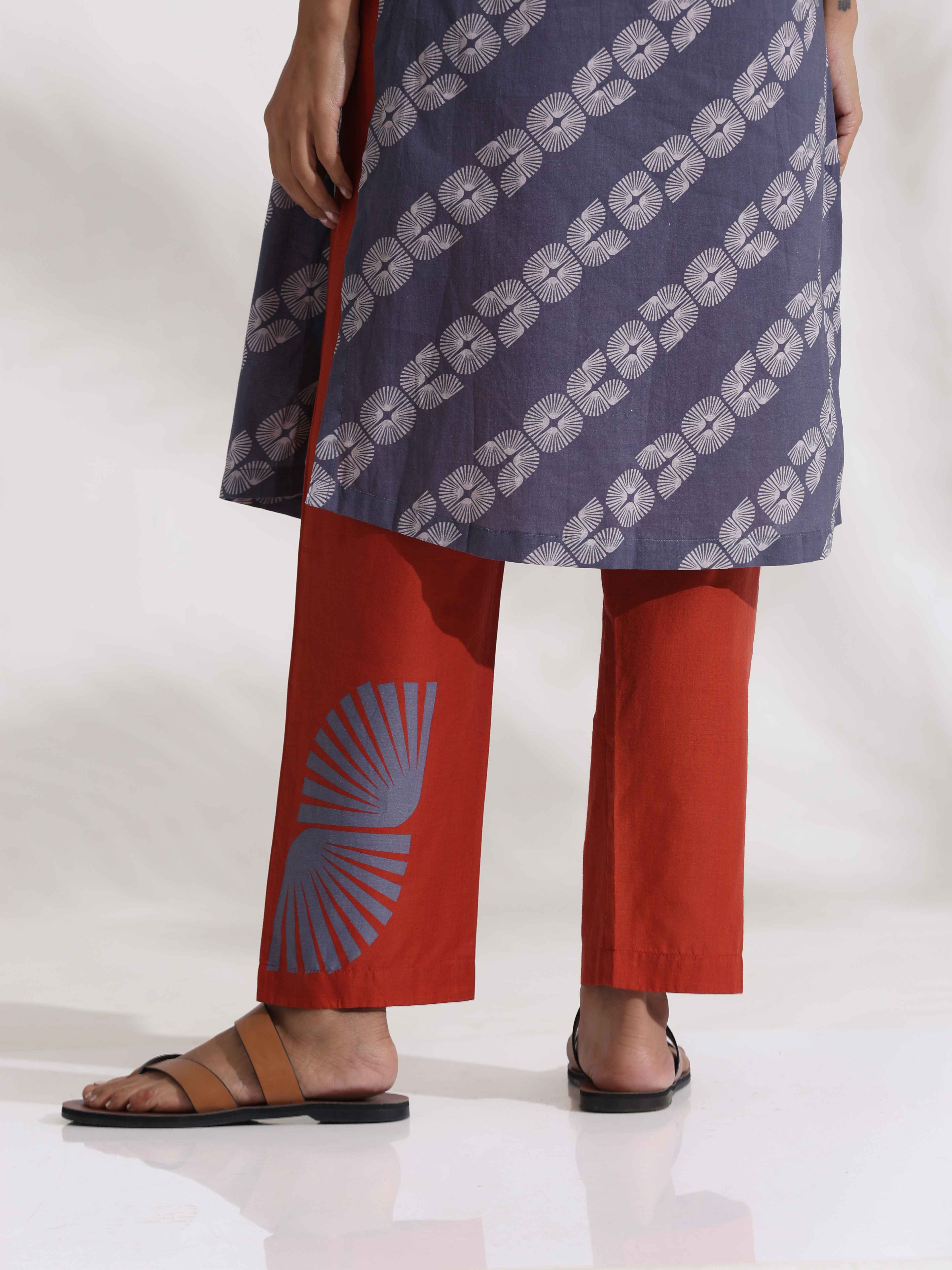 trueBrowns Grey Cotton Print Highslit Kurta Set