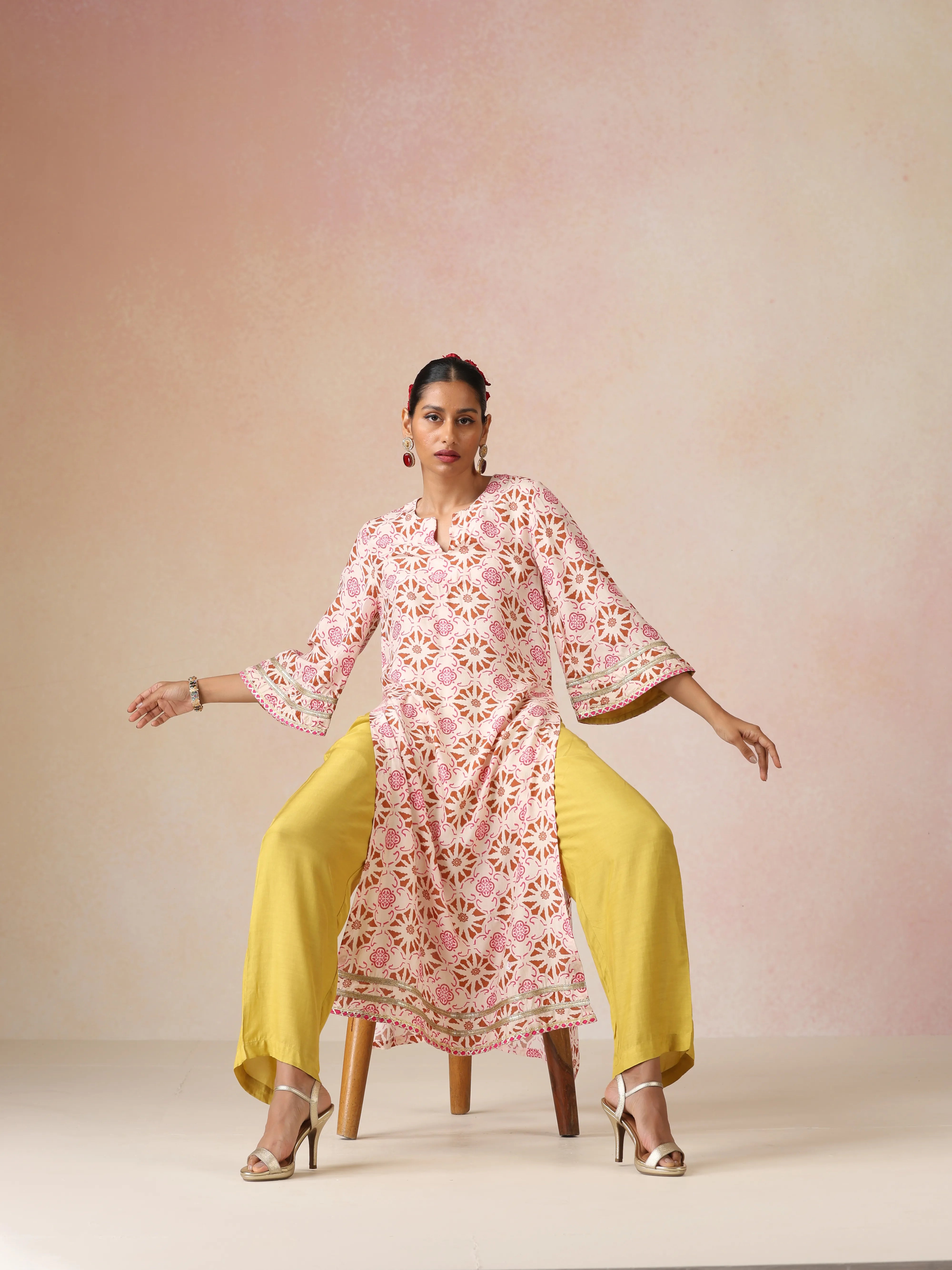 trueBrowns Ivory Brown Print Viscose Straight High-Slit Kurta Set