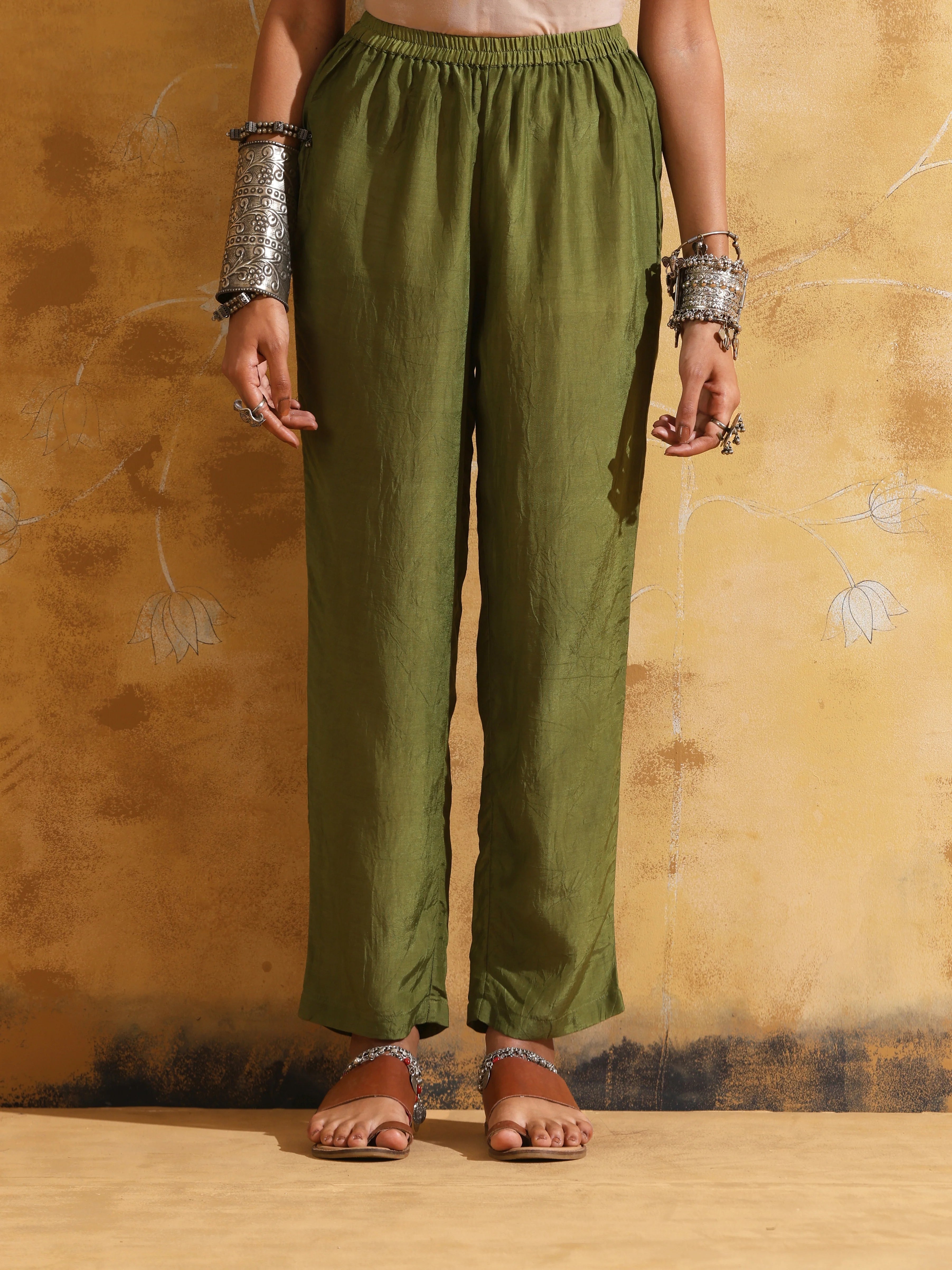 trueBrowns Green Muslin Silk Relaxed Kurta Co-ord Set