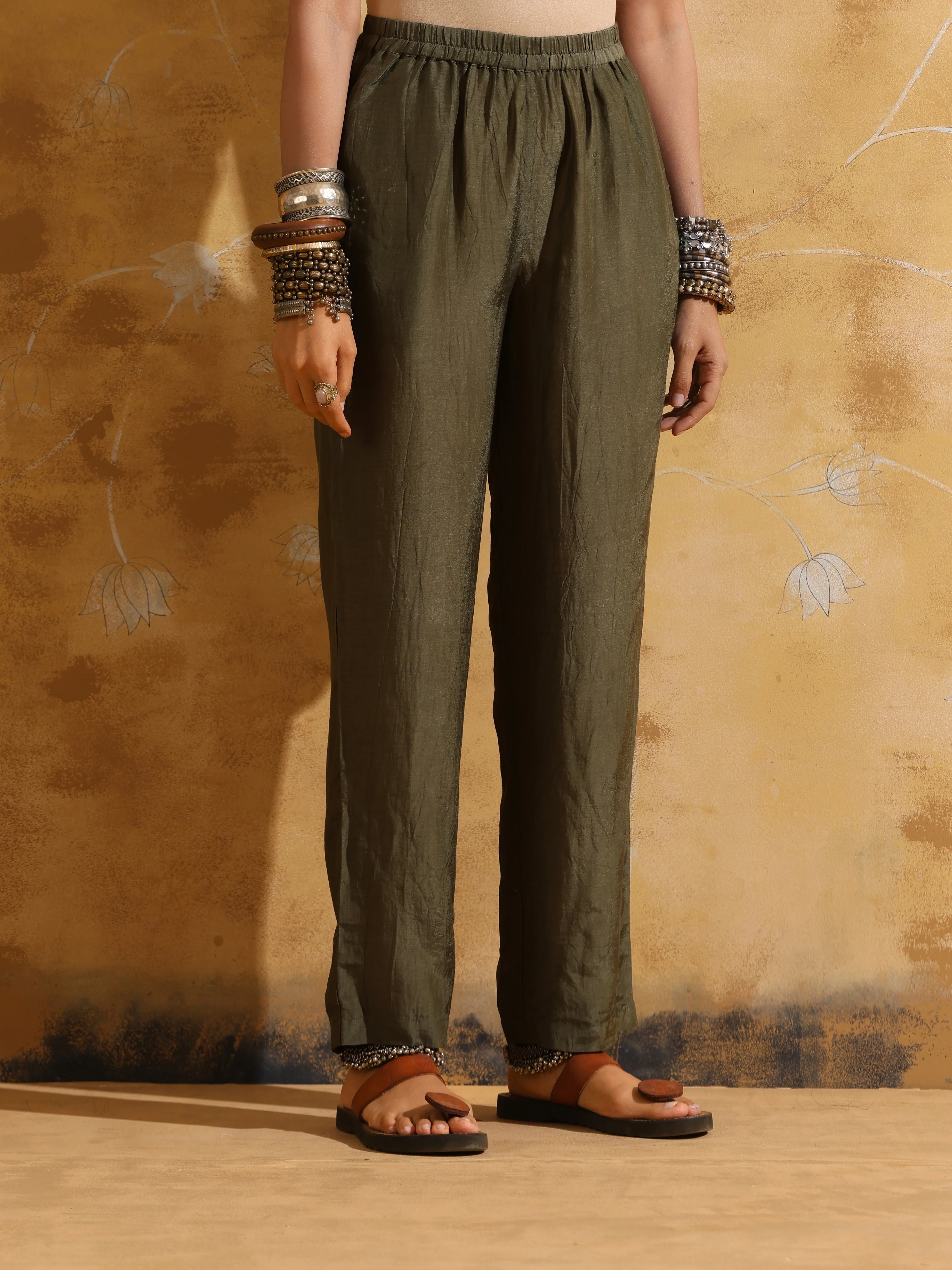 trueBrowns Green Cream Floral Print Muslin Silk High-Slit Kurta Set